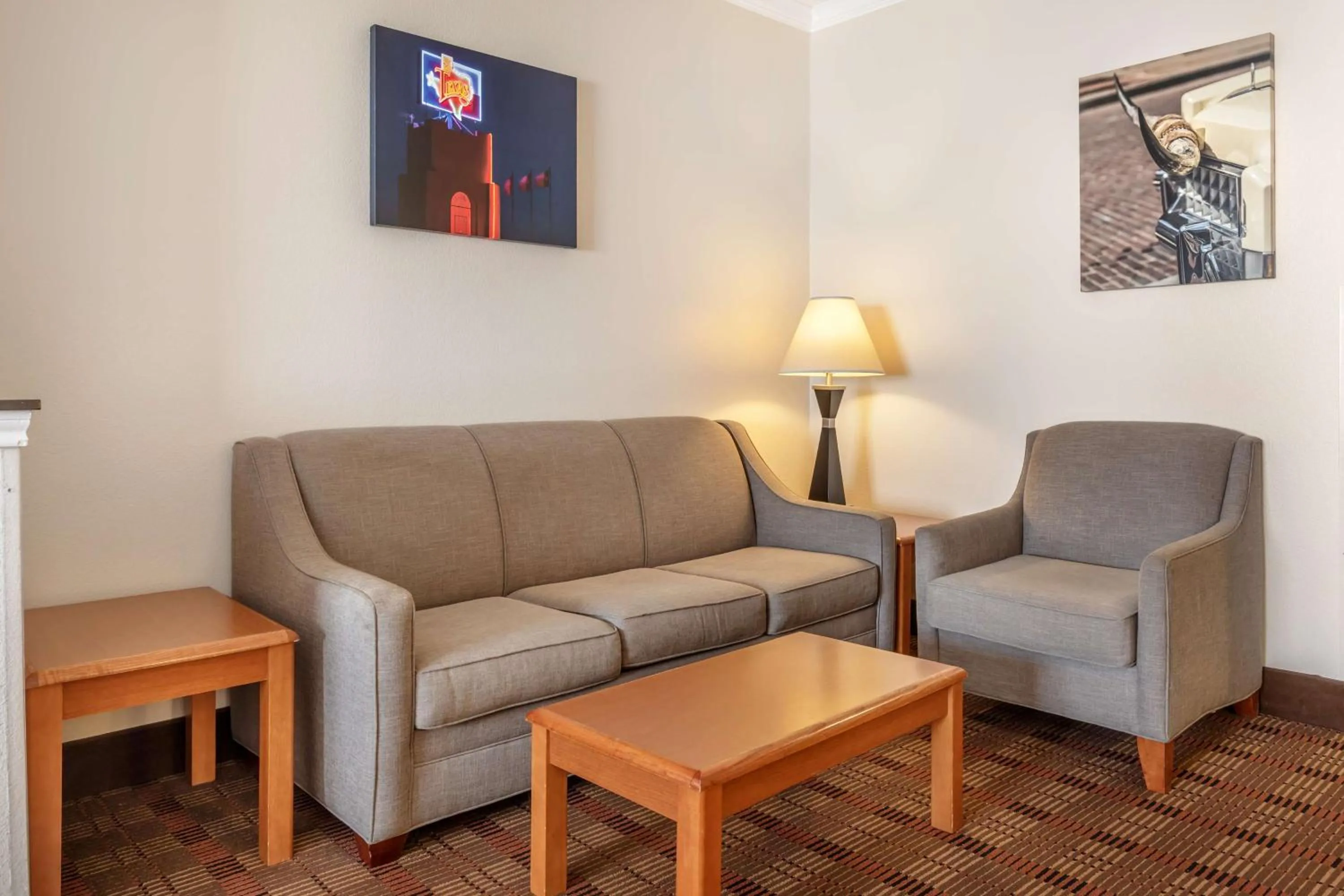 Photo of the whole room in Best Western Club House Inn & Suites