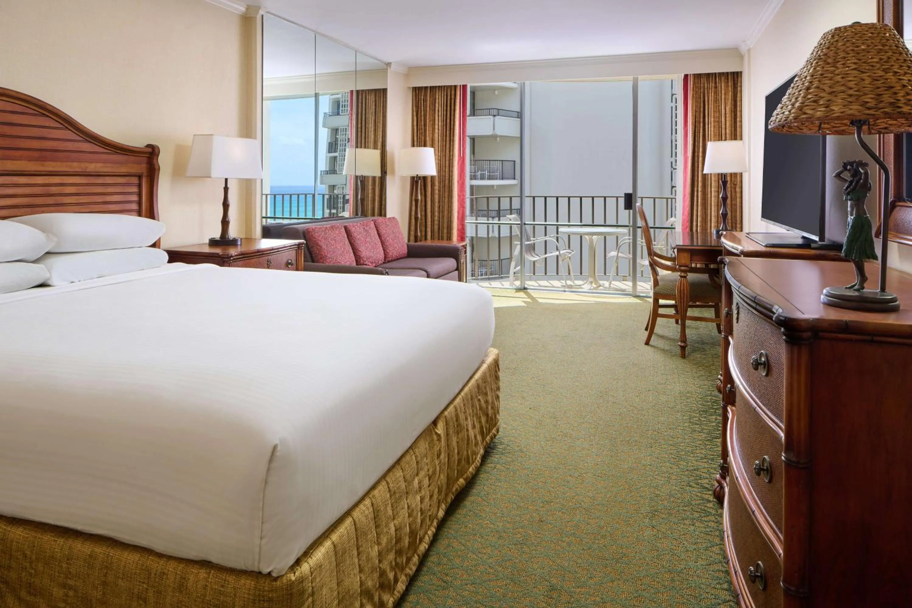 Bedroom, Bed in OUTRIGGER Waikiki Beach Resort