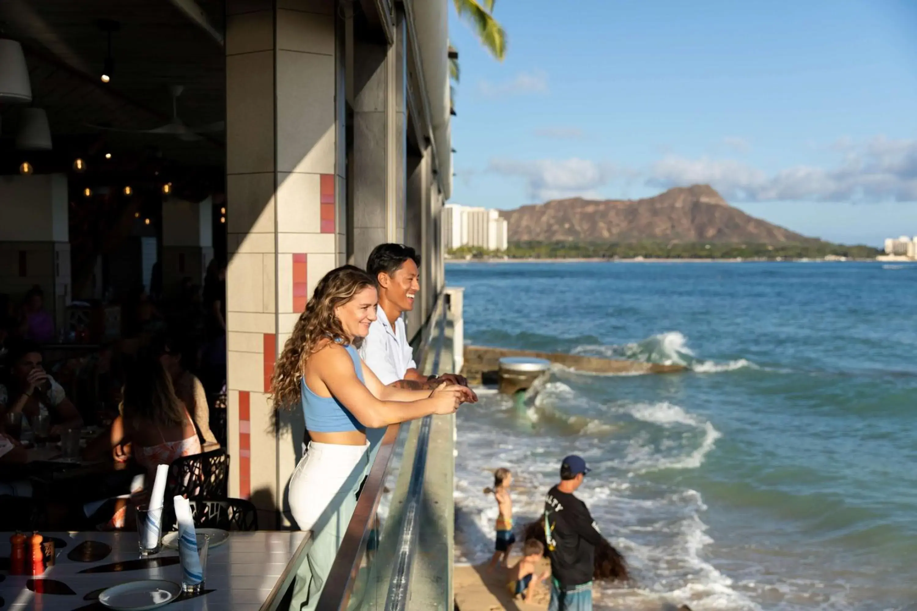 Restaurant/places to eat in OUTRIGGER Reef Waikiki Beach Resort Restaurant/places to eat in OUTRIGGER Reef Waikiki Beach Resort