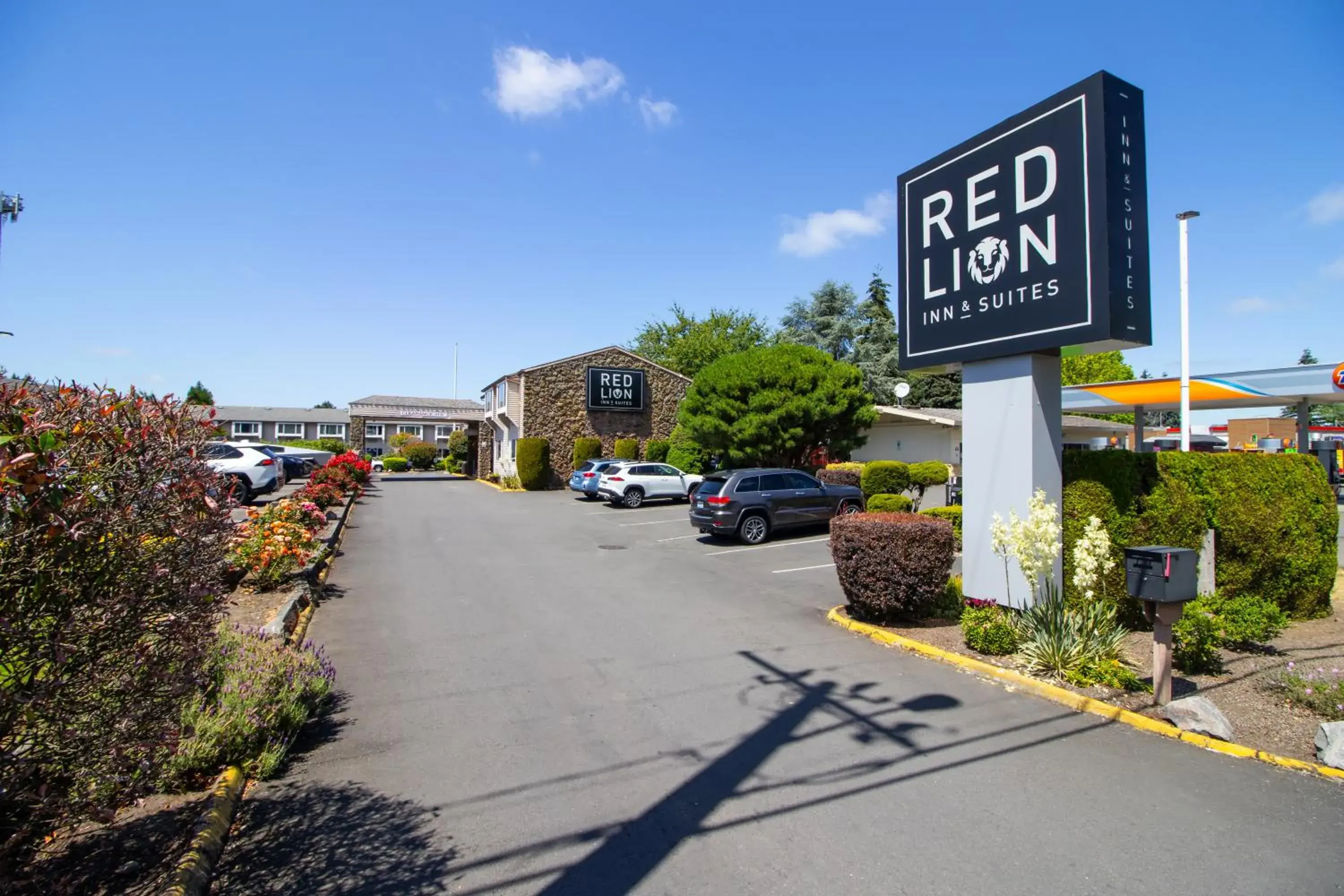 Red Lion Inn & Suites Vancouver Red Lion Inn & Suites Vancouver
