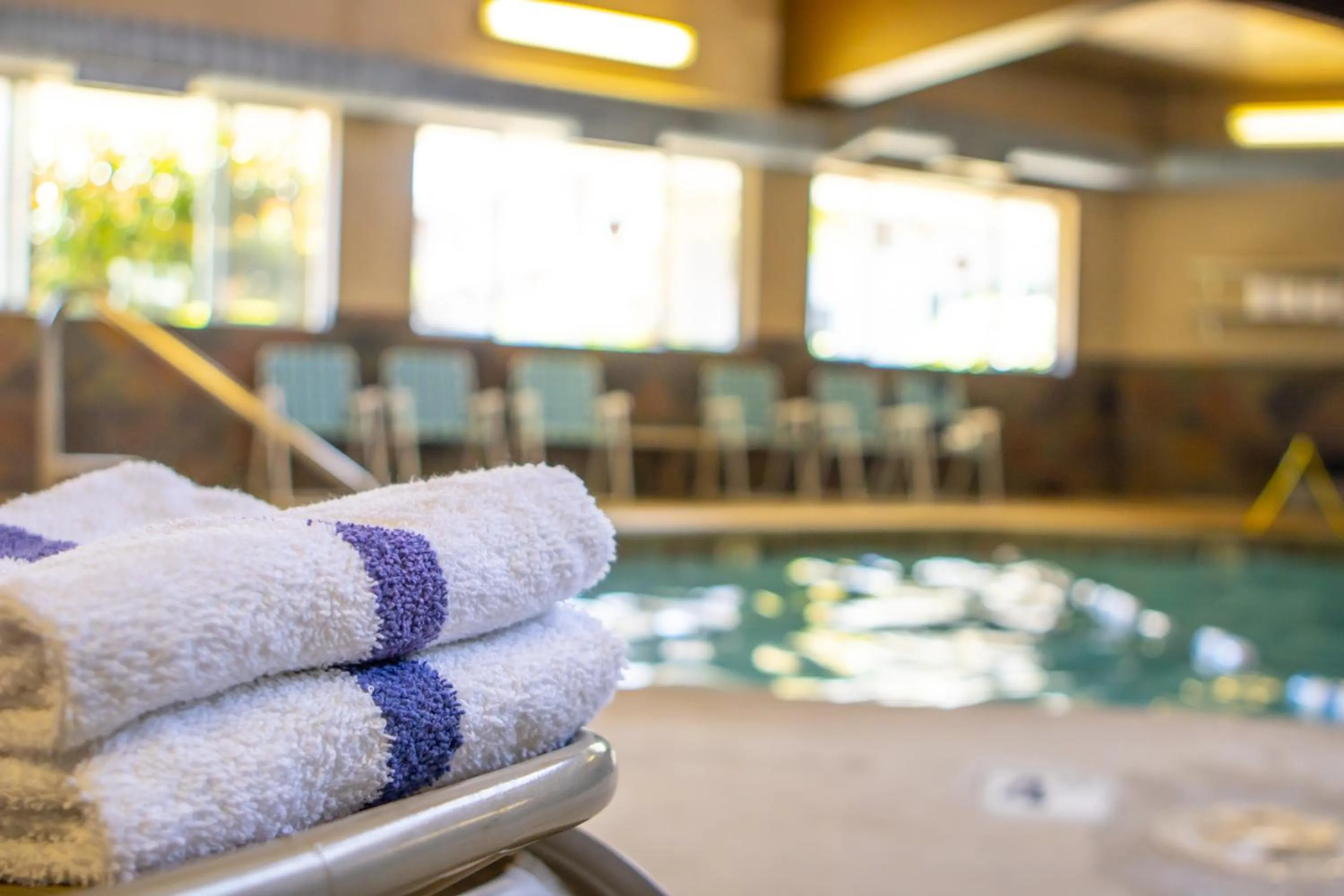 Swimming pool in Red Lion Inn & Suites Vancouver