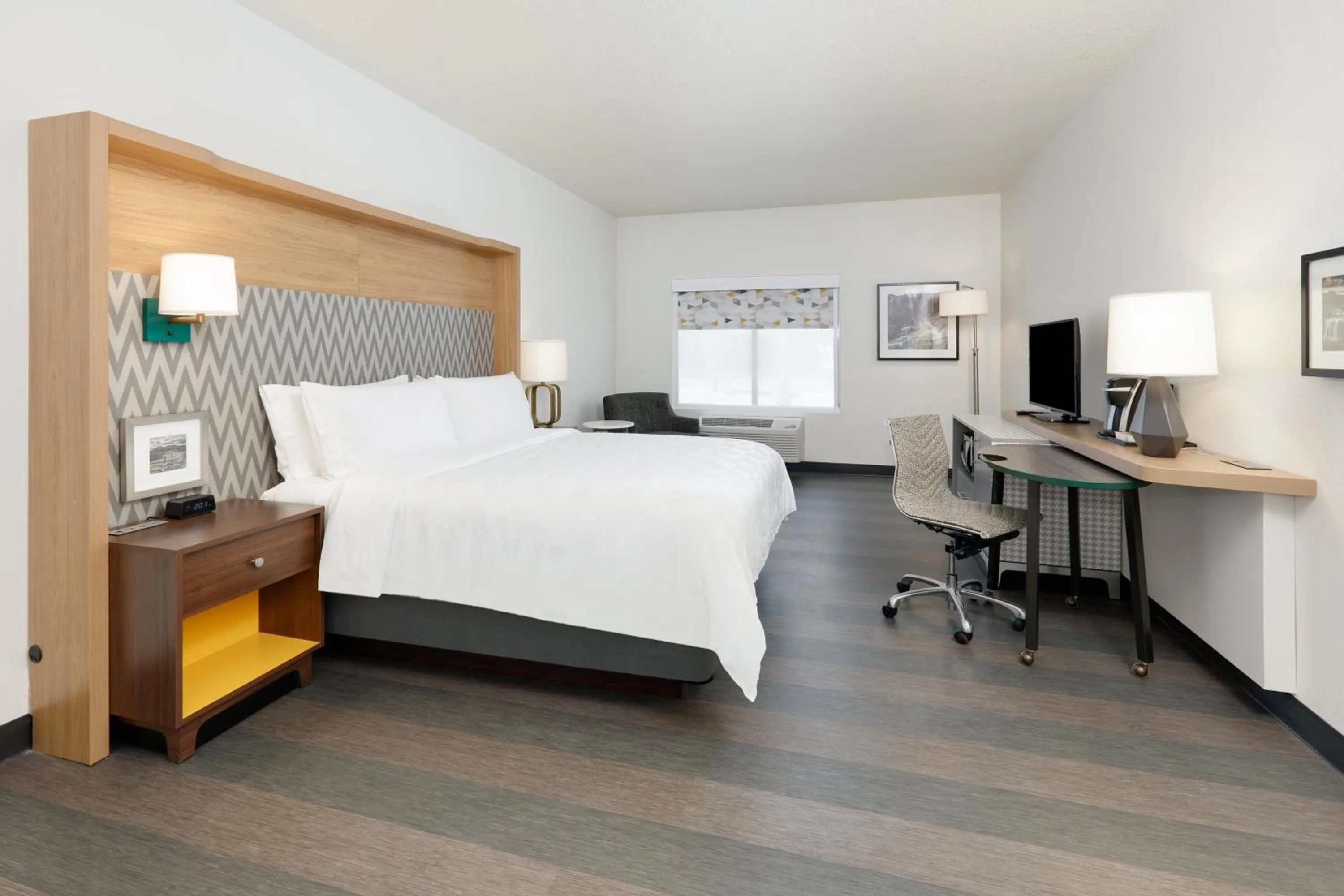 Photo of the whole room, Bed in Holiday Inn Twin Falls by IHG