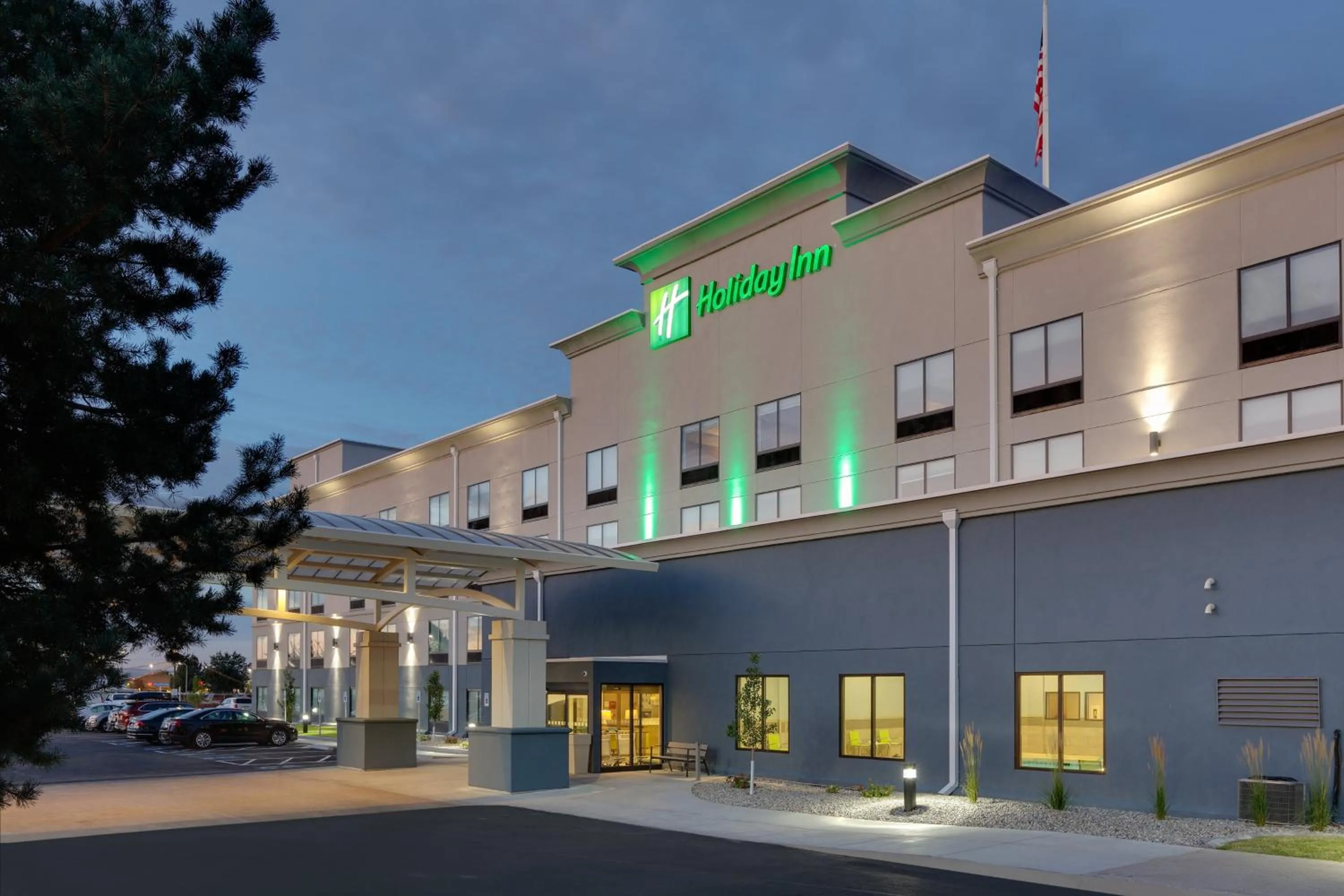 Property building in Holiday Inn Twin Falls by IHG