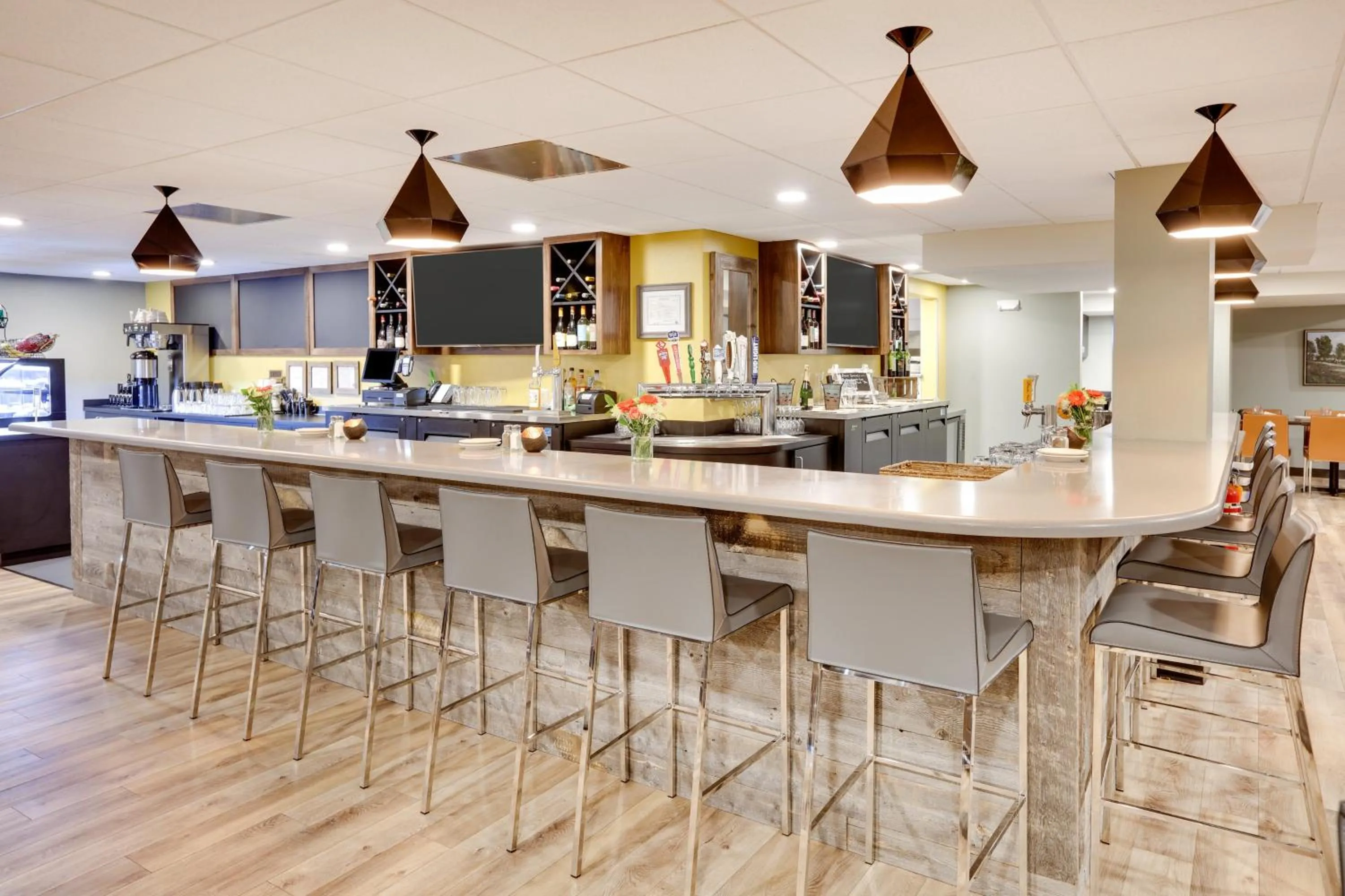 Lounge or bar in Holiday Inn Twin Falls by IHG