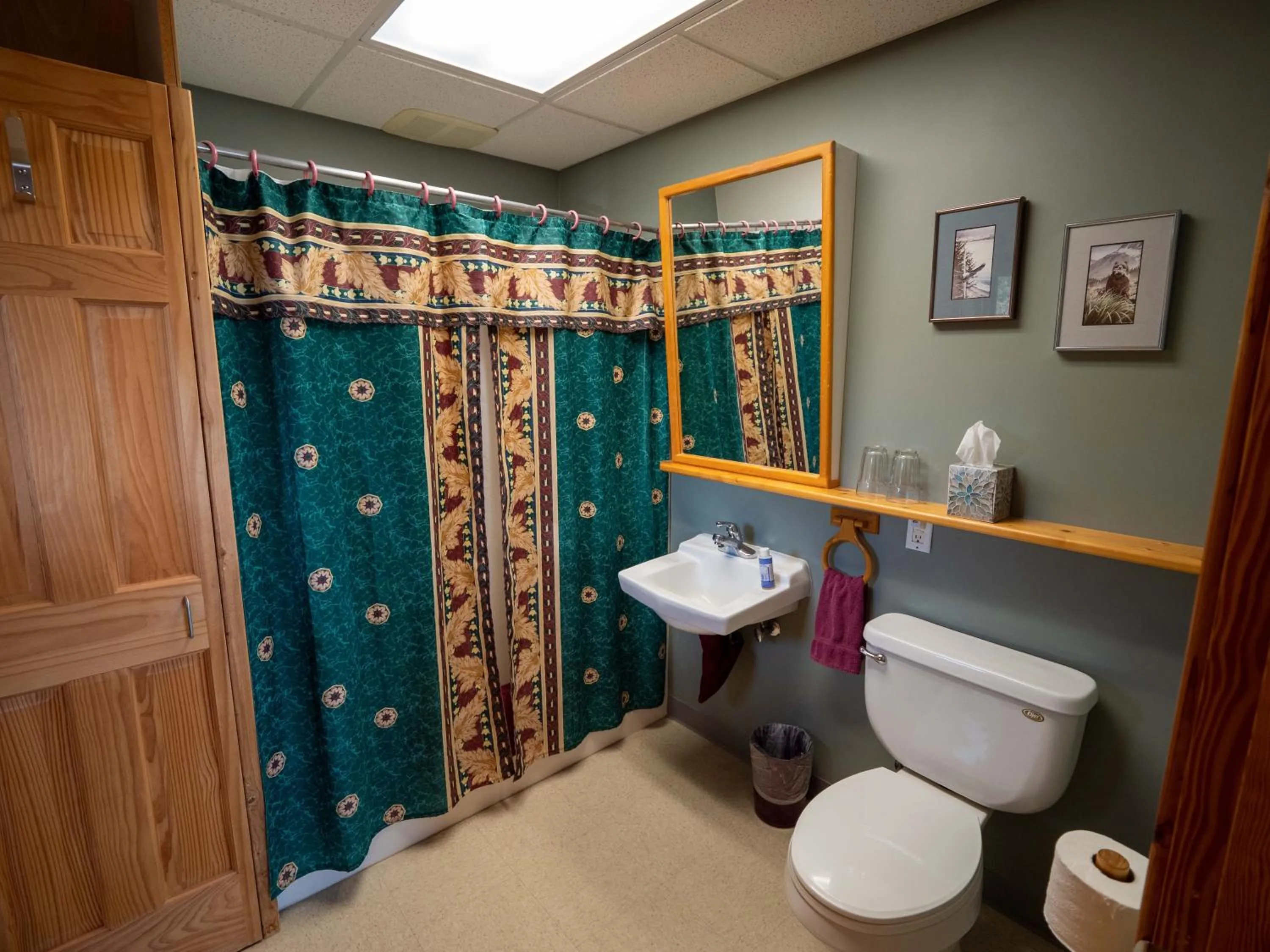 Bathroom in Good Karma Inn
