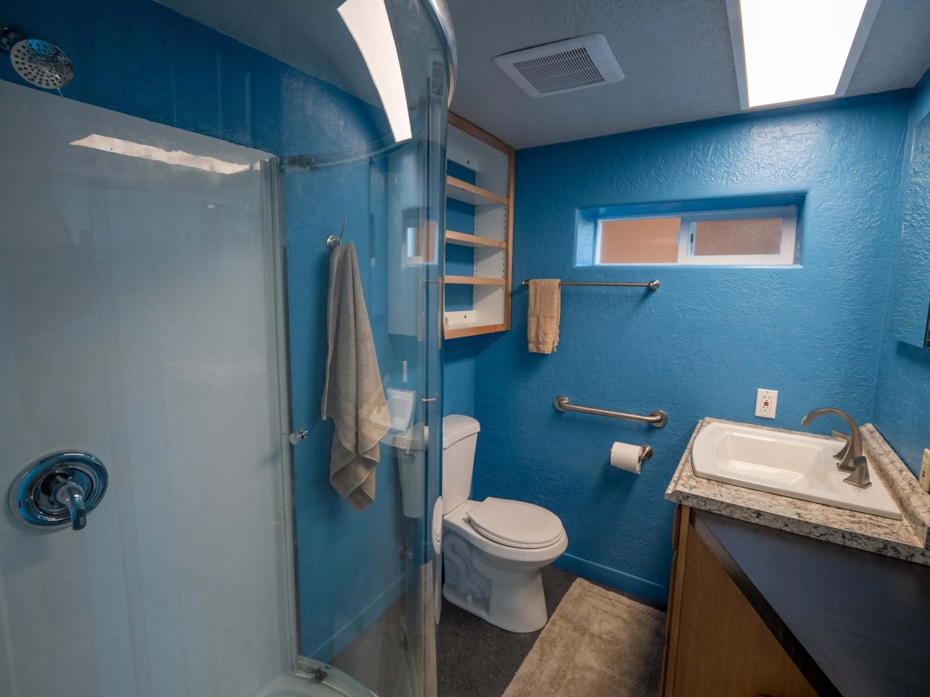 Bathroom in Good Karma Inn