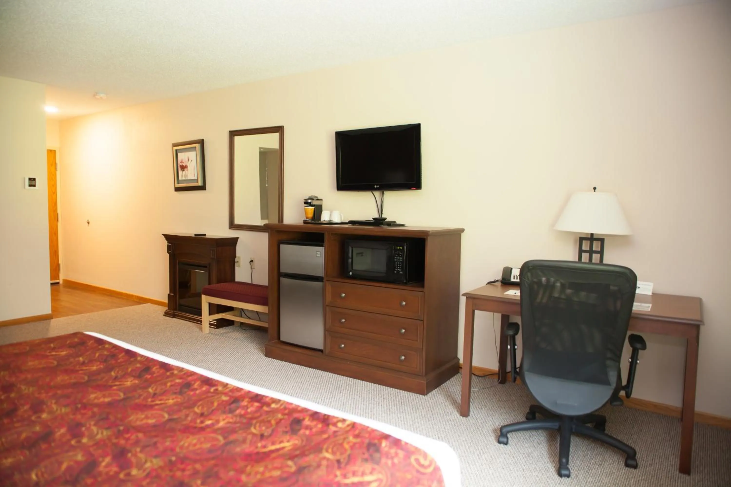 Bedroom, Bed in Harrington Inn