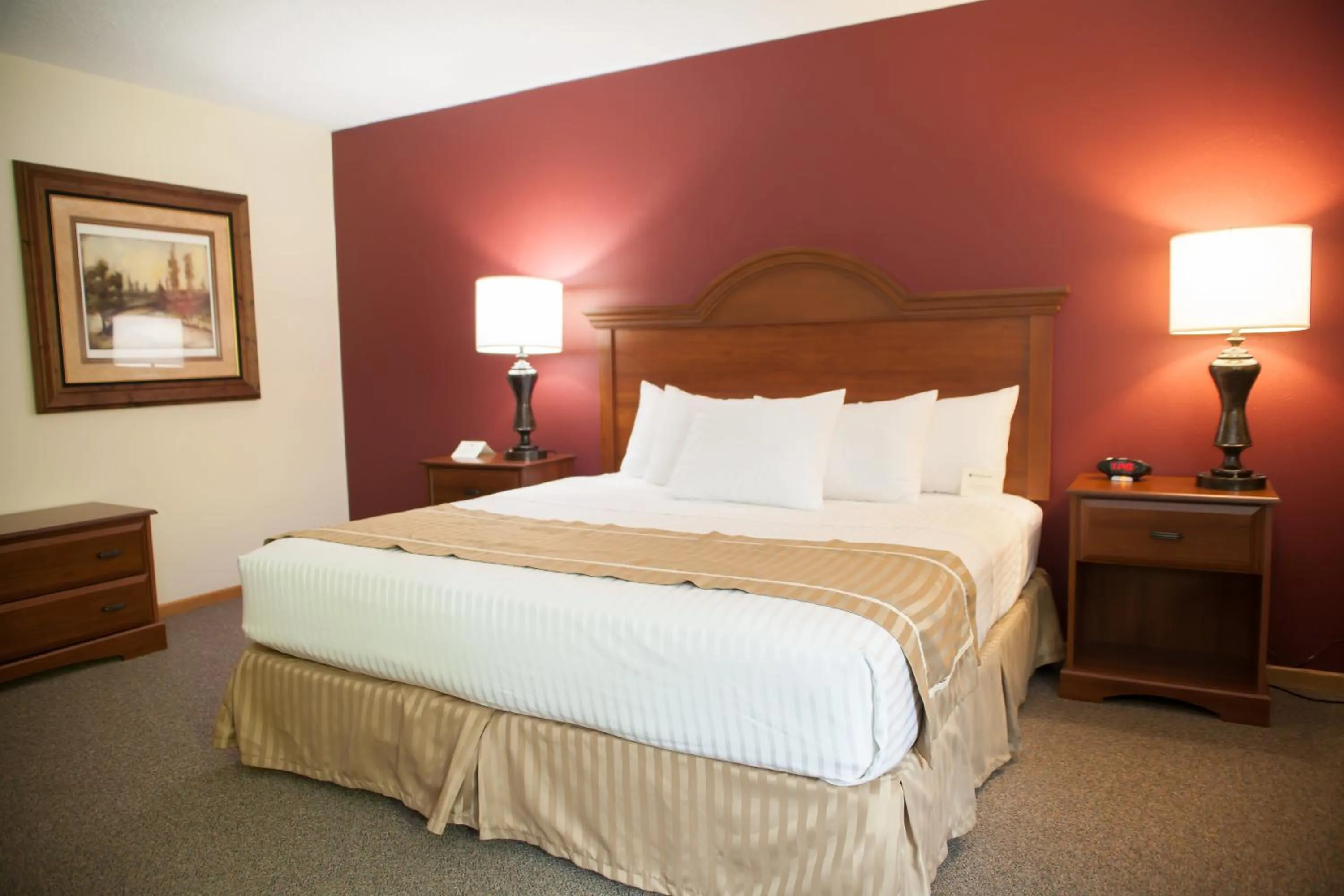 Bedroom, Bed in Harrington Inn