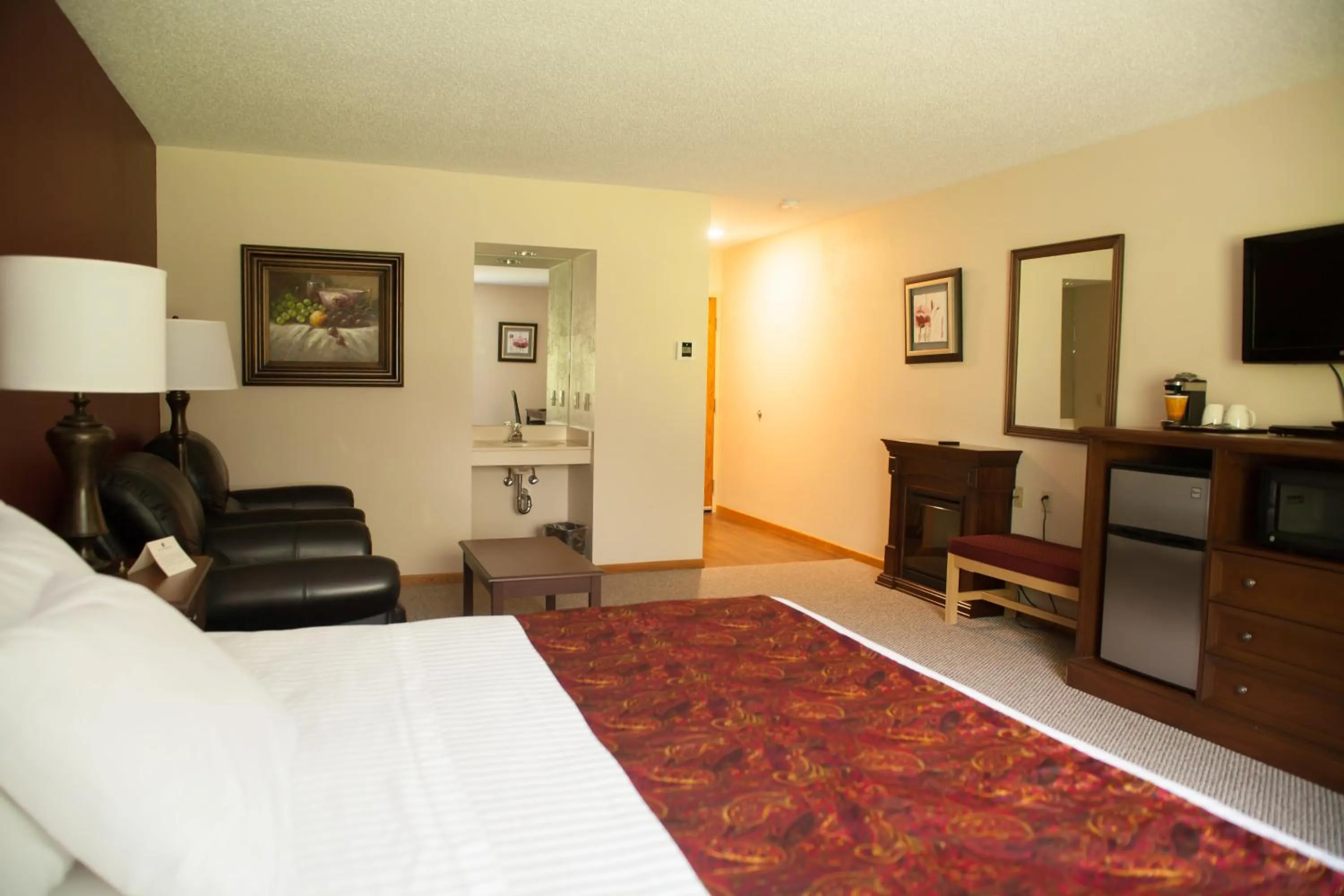 Photo of the whole room, Bed in Harrington Inn