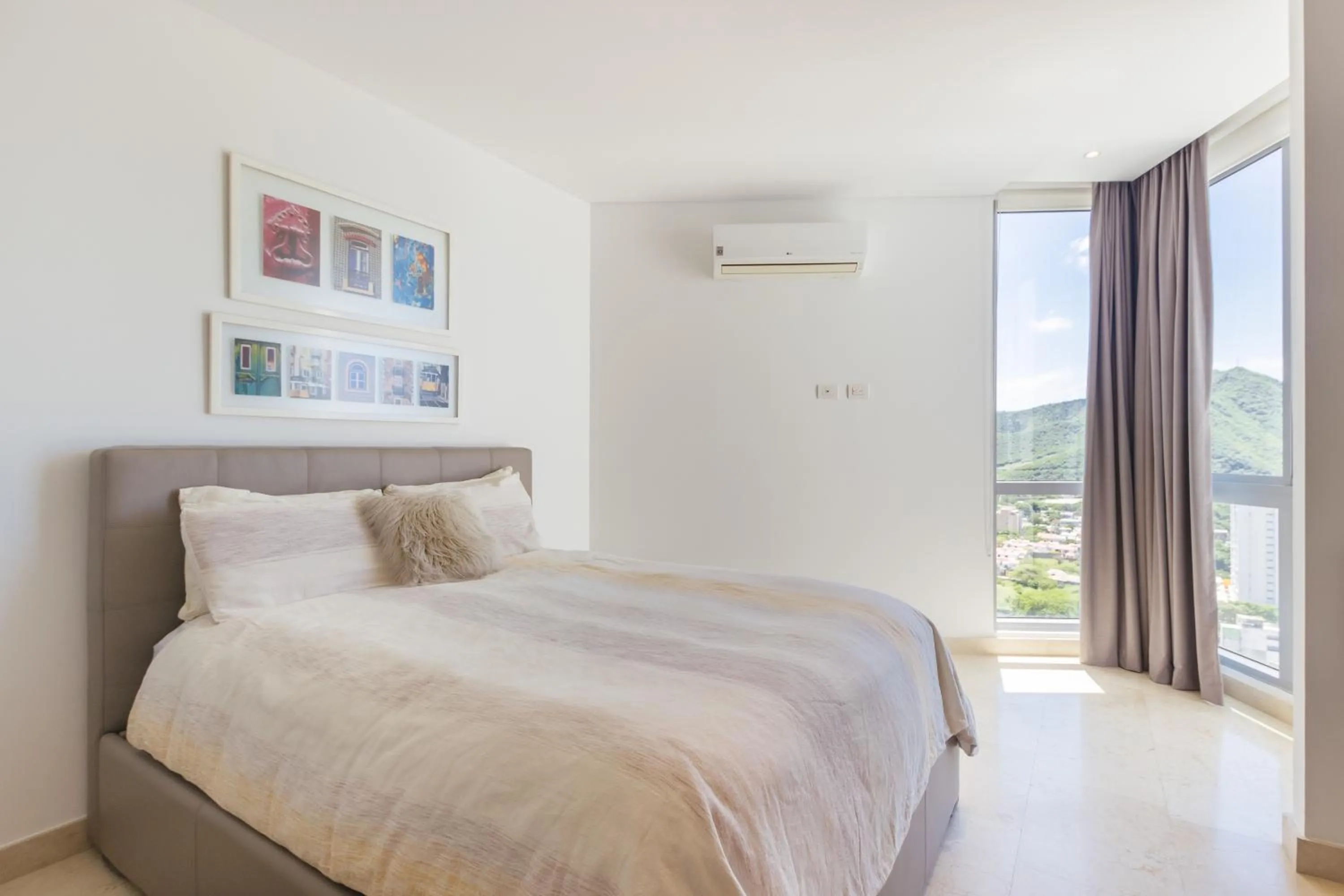 Bed in Grand Marina Suites Santa Marta