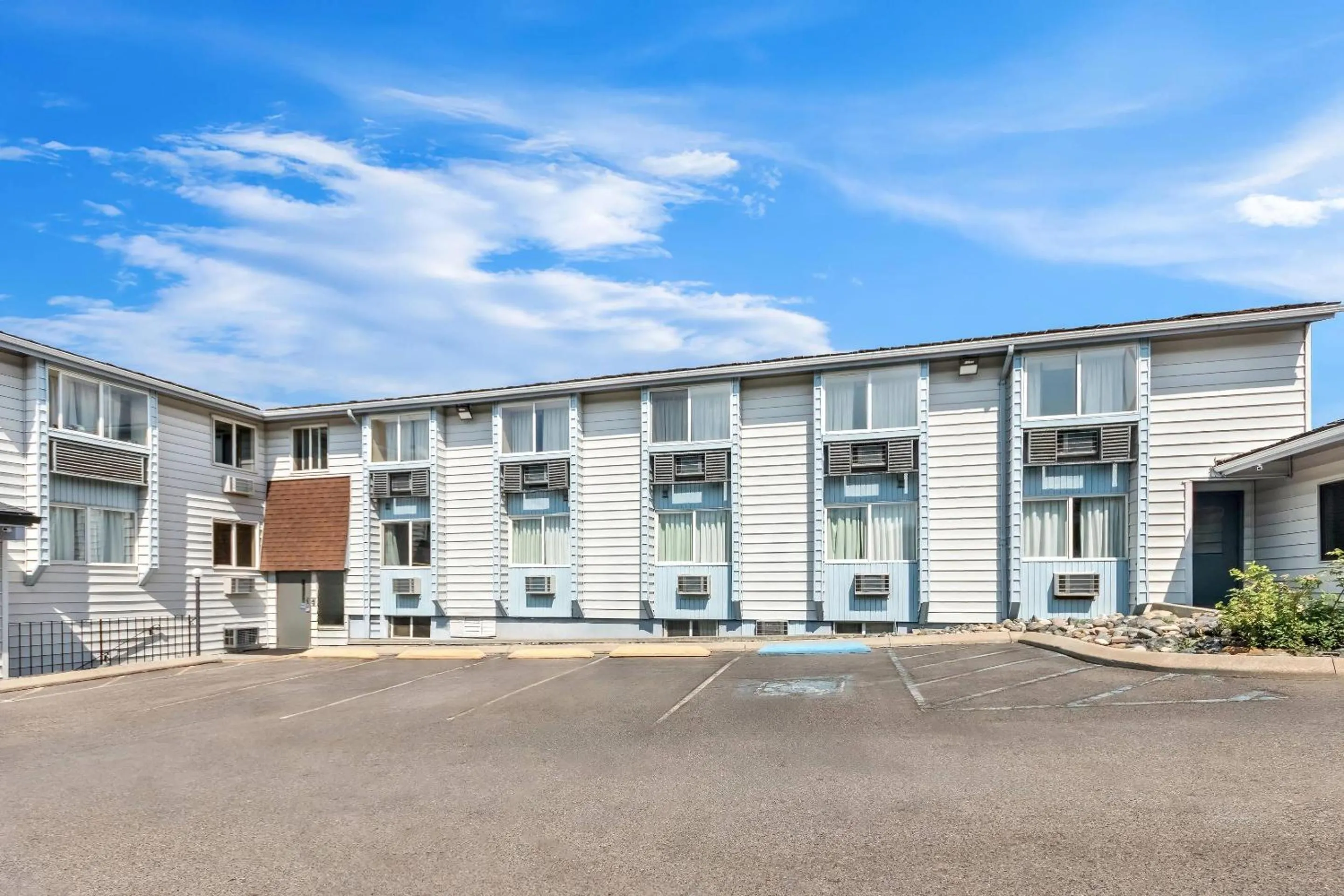 Property building in Rodeway Inn Helena