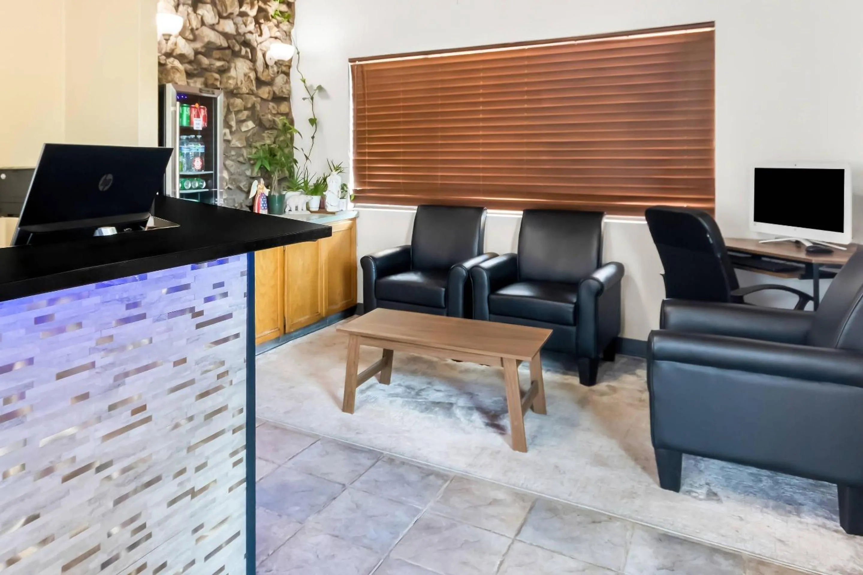 Lobby or reception in Rodeway Inn Helena