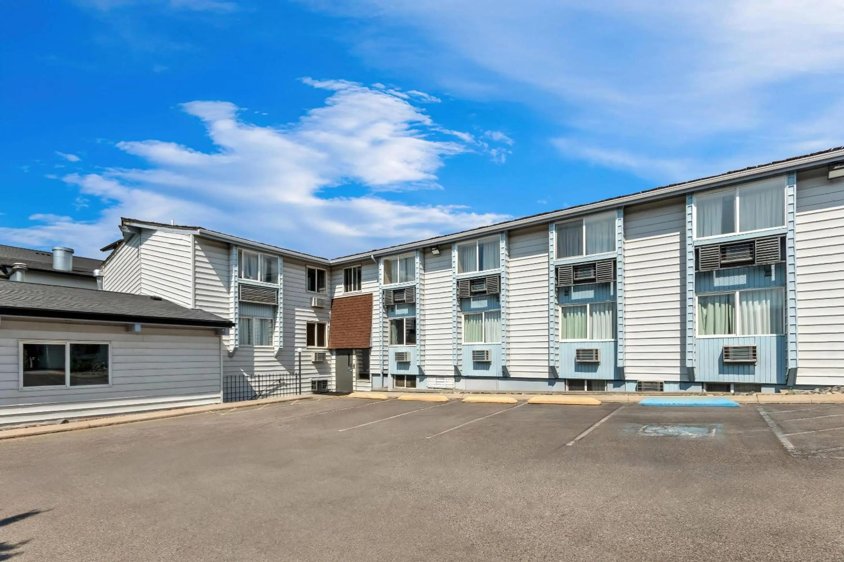 Property building in Rodeway Inn Helena