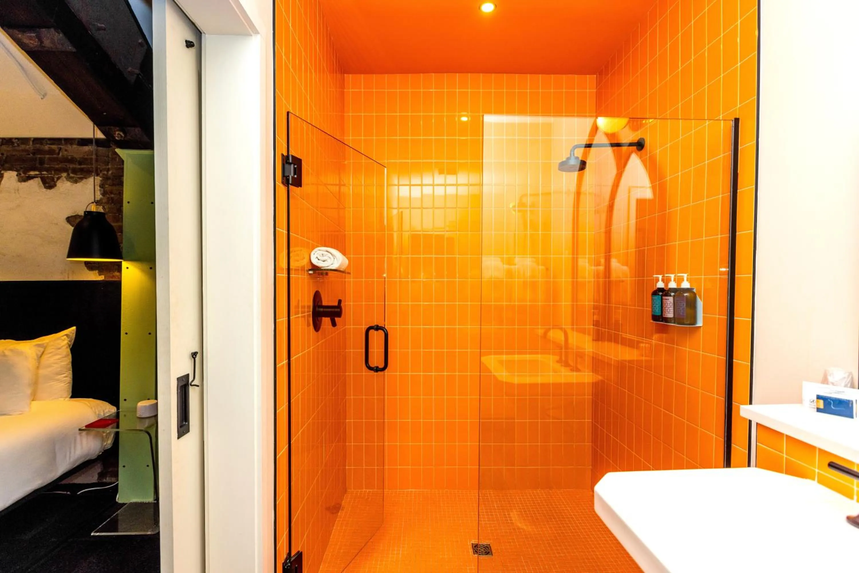 Shower in The Russell