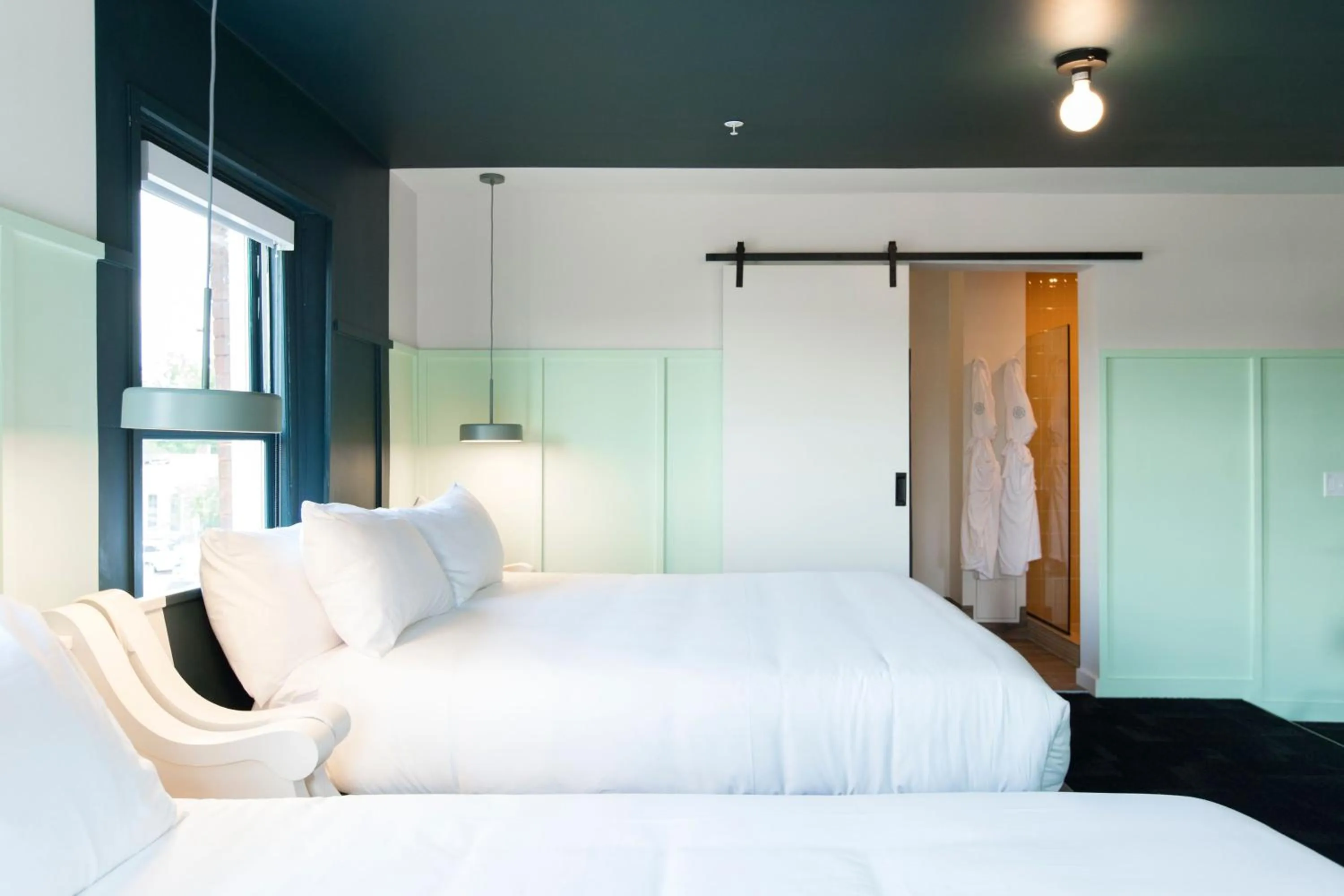 Bedroom, Bed in The Russell