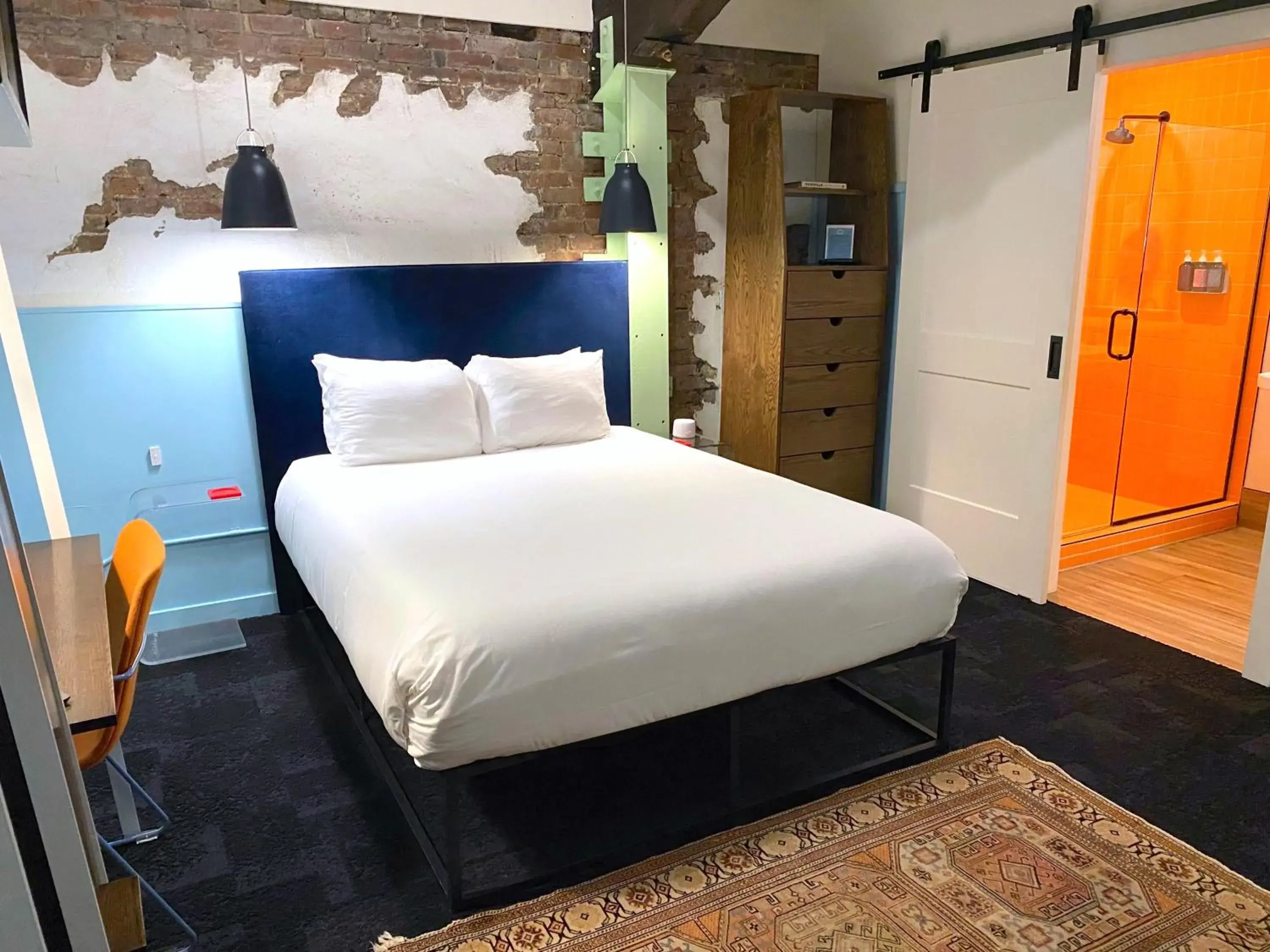 Room 2:9 - Deluxe Skylight Queen in The Russell Room 2:9 - Deluxe Skylight Queen in The Russell