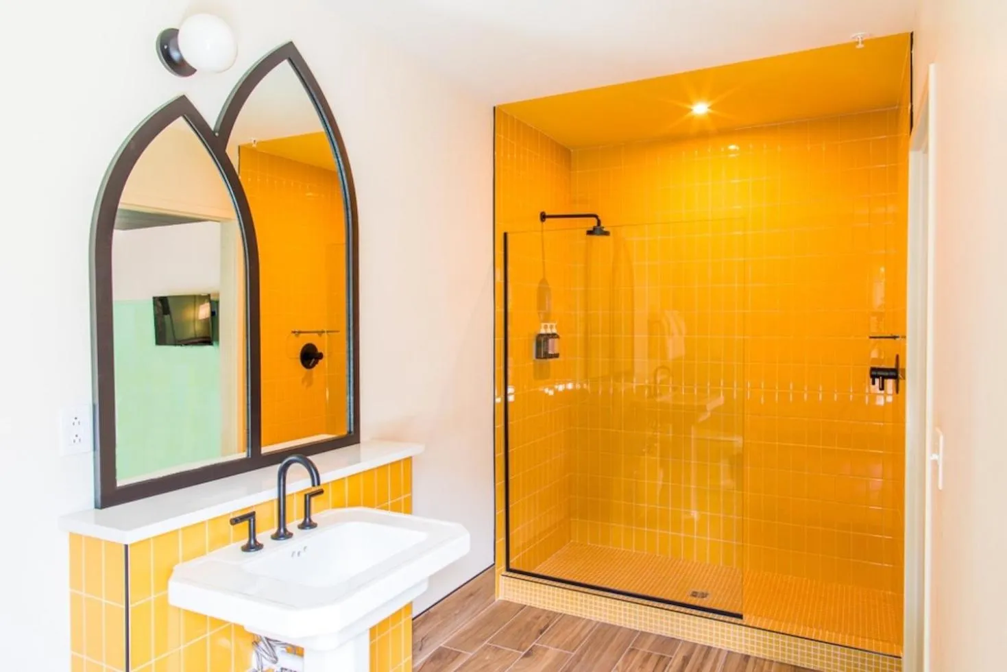 Shower in The Russell