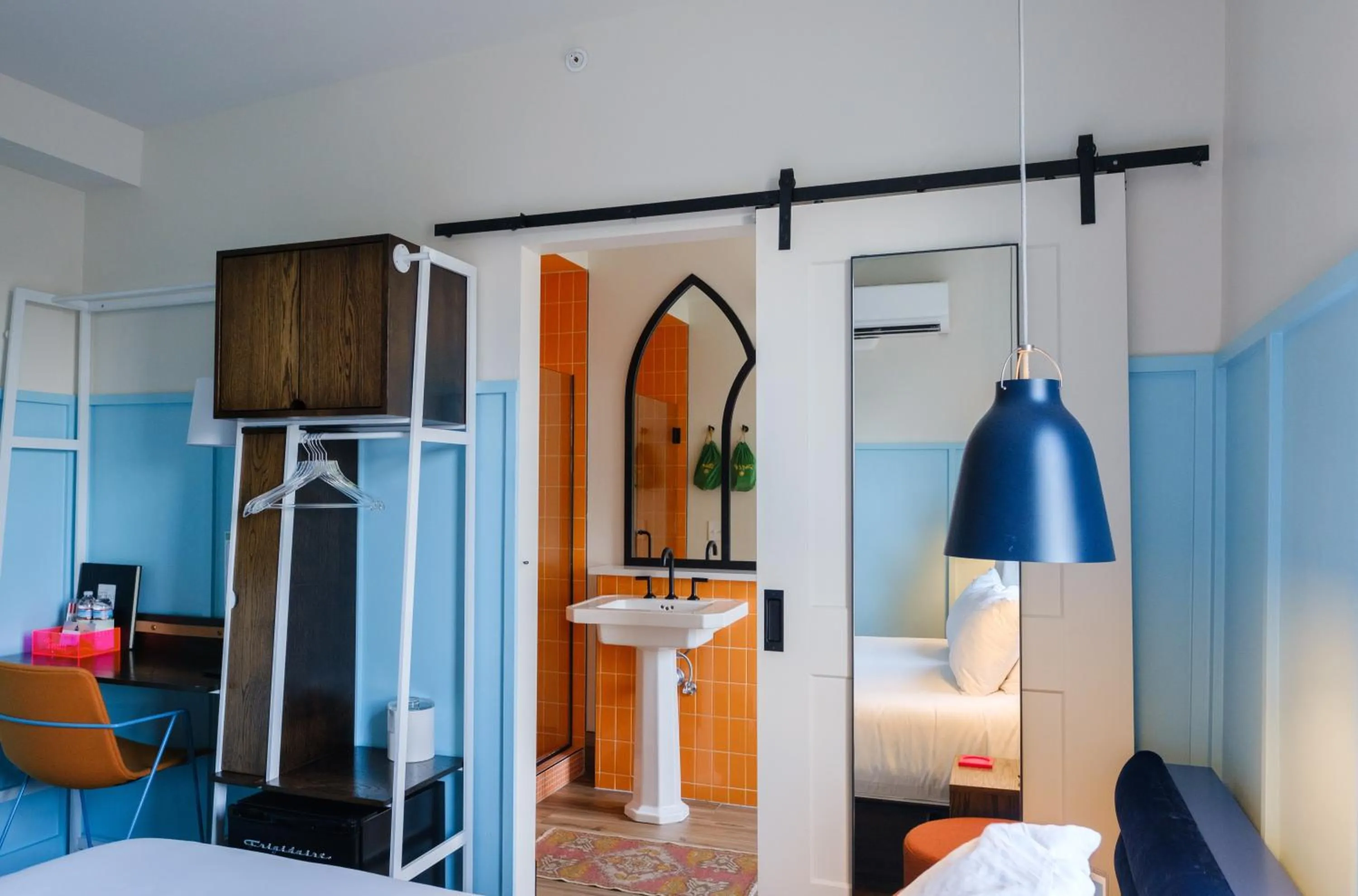 Bedroom, Bed in The Russell