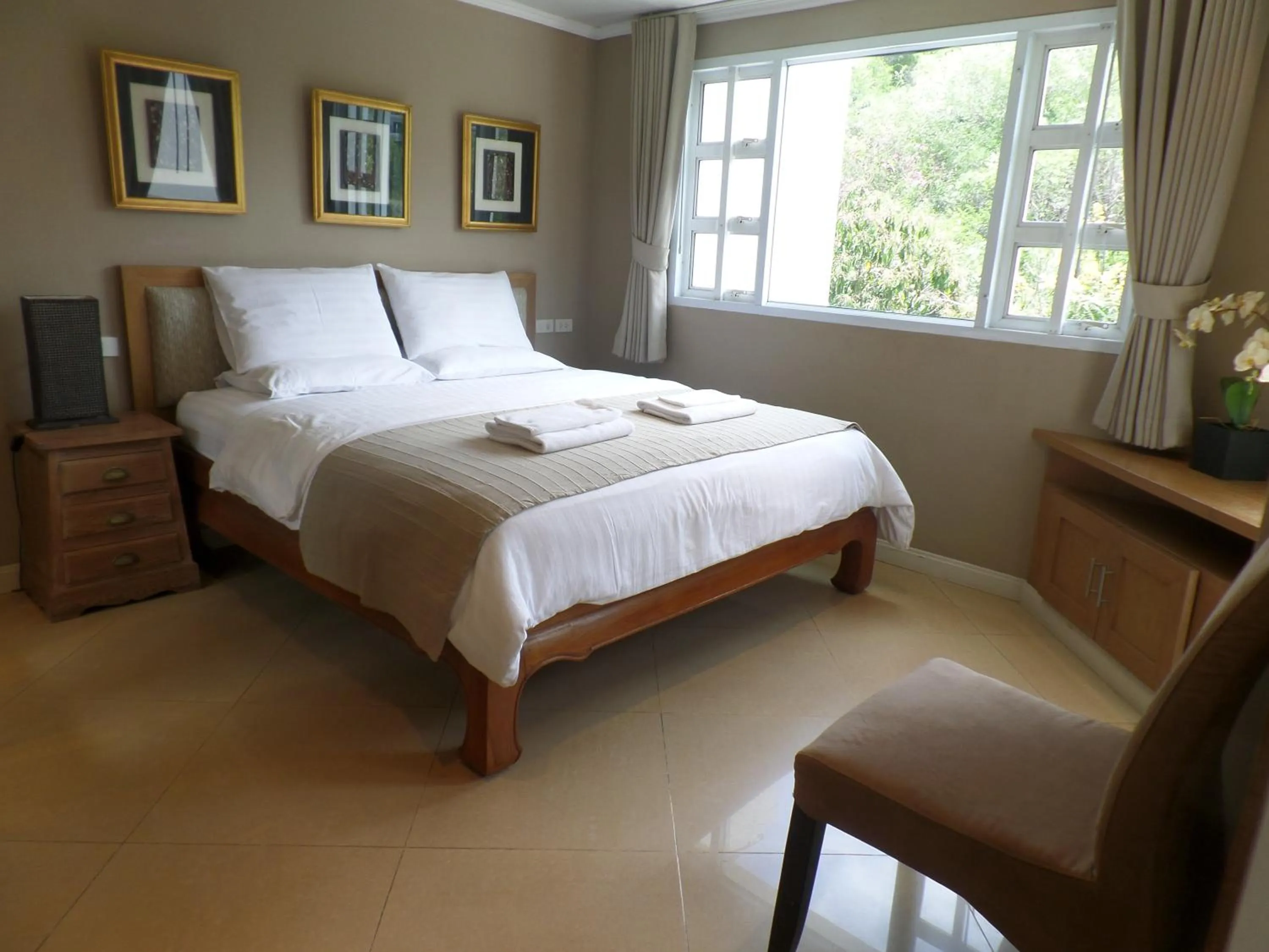 Bedroom, Bed in Westbury Residence