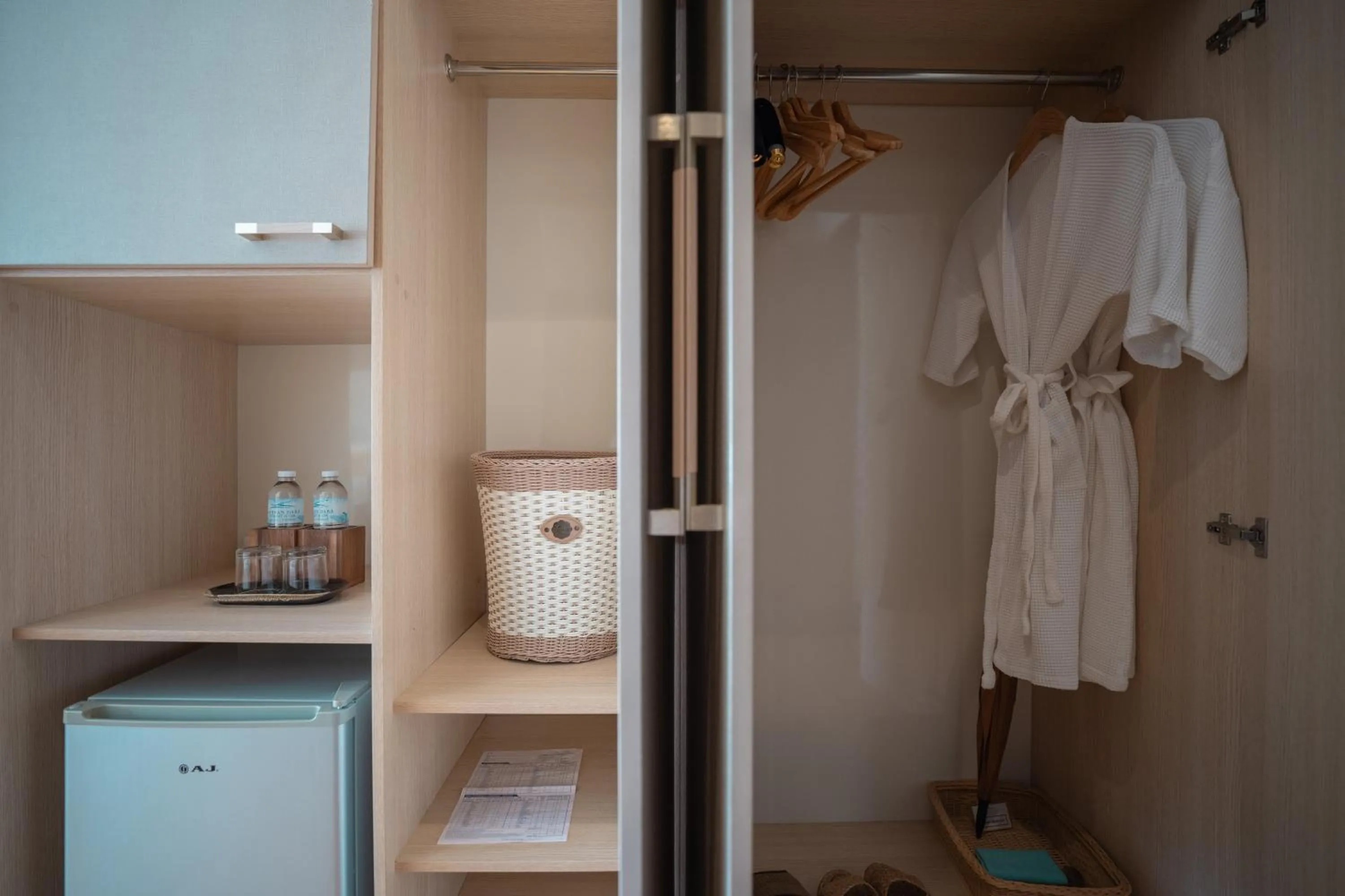 Family in Dhevan Dara Beach Villa Kuiburi