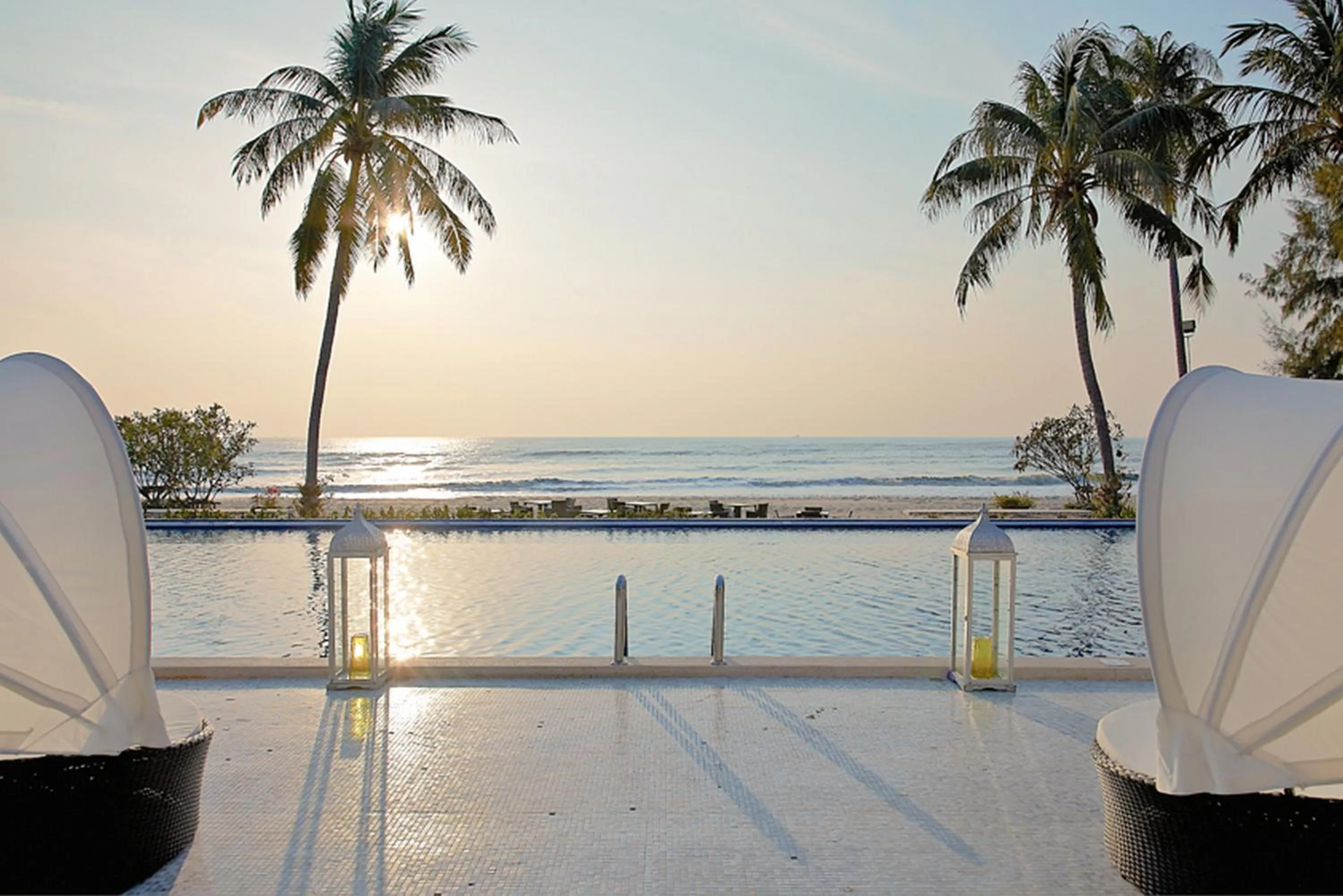 Beach in Dhevan Dara Beach Villa Kuiburi