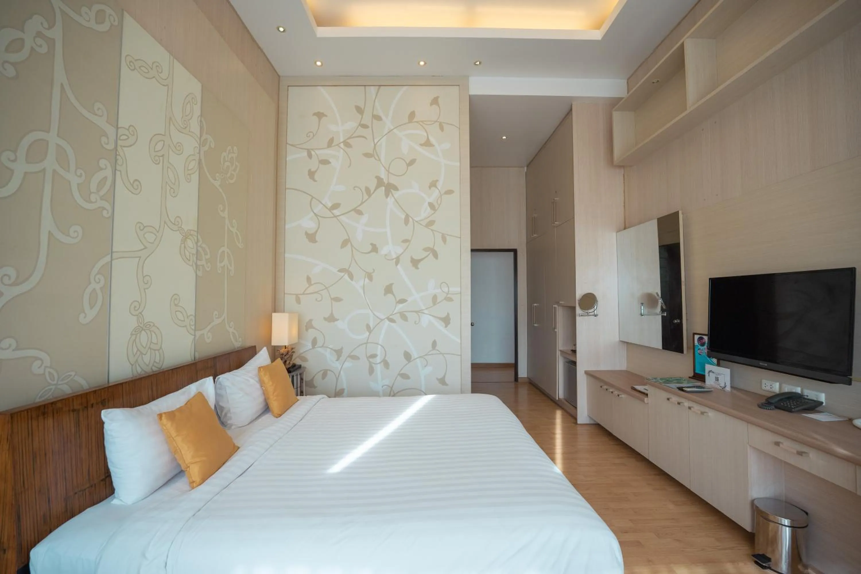 Bed in Dhevan Dara Beach Villa Kuiburi