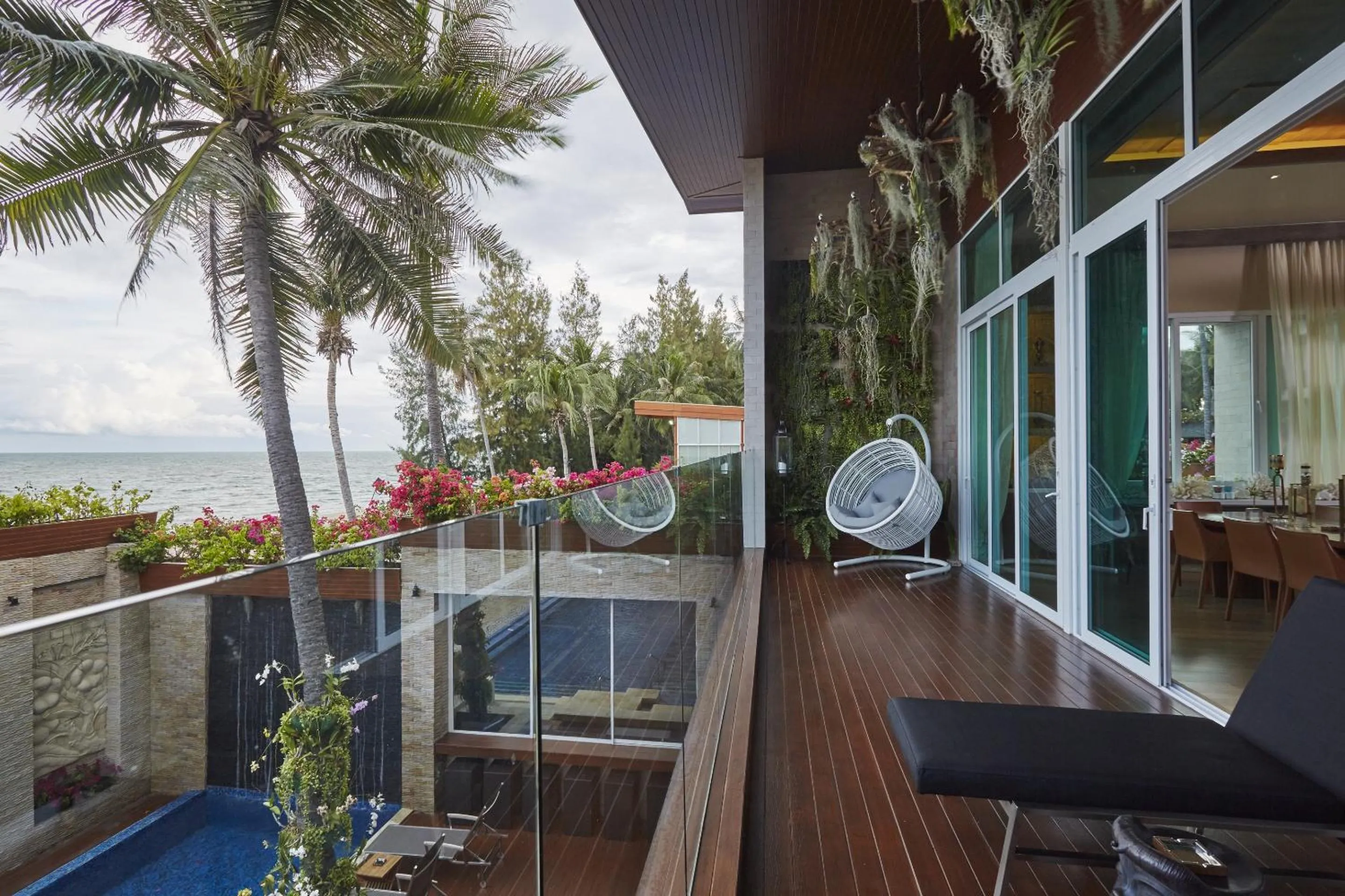 Day in Dhevan Dara Beach Villa Kuiburi