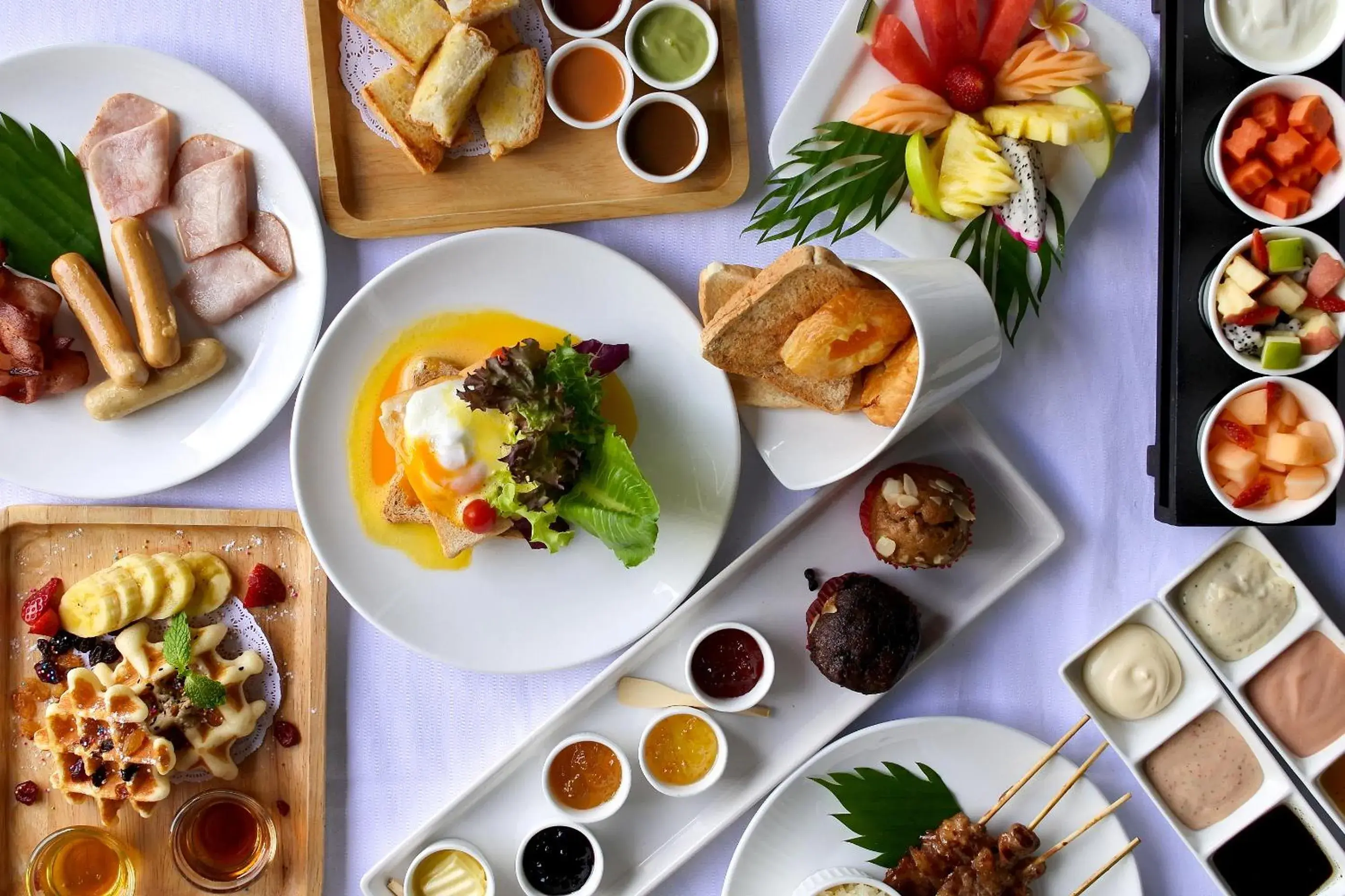 Buffet breakfast in Dhevan Dara Beach Villa Kuiburi Buffet breakfast in Dhevan Dara Beach Villa Kuiburi