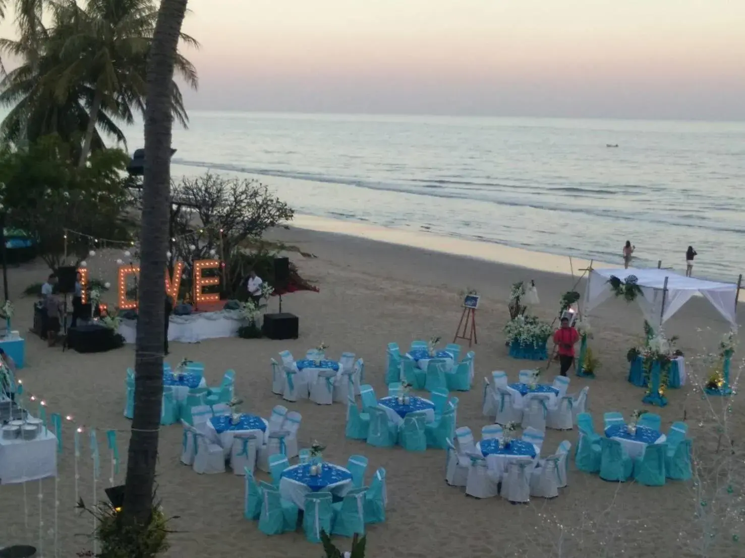 Restaurant/places to eat in Dhevan Dara Beach Villa Kuiburi Restaurant/places to eat in Dhevan Dara Beach Villa Kuiburi