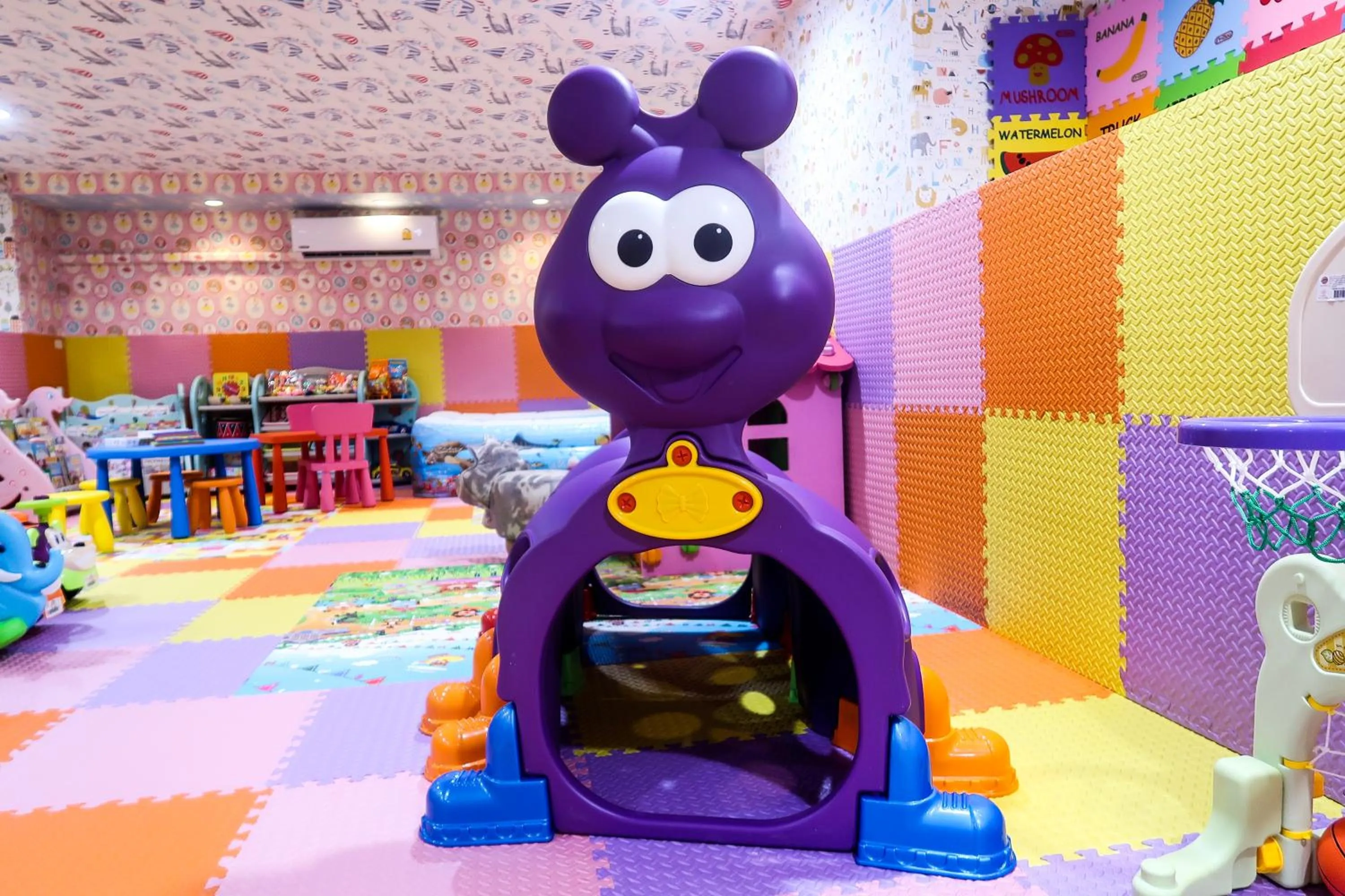 Area and facilities in Dhevan Dara Beach Villa Kuiburi