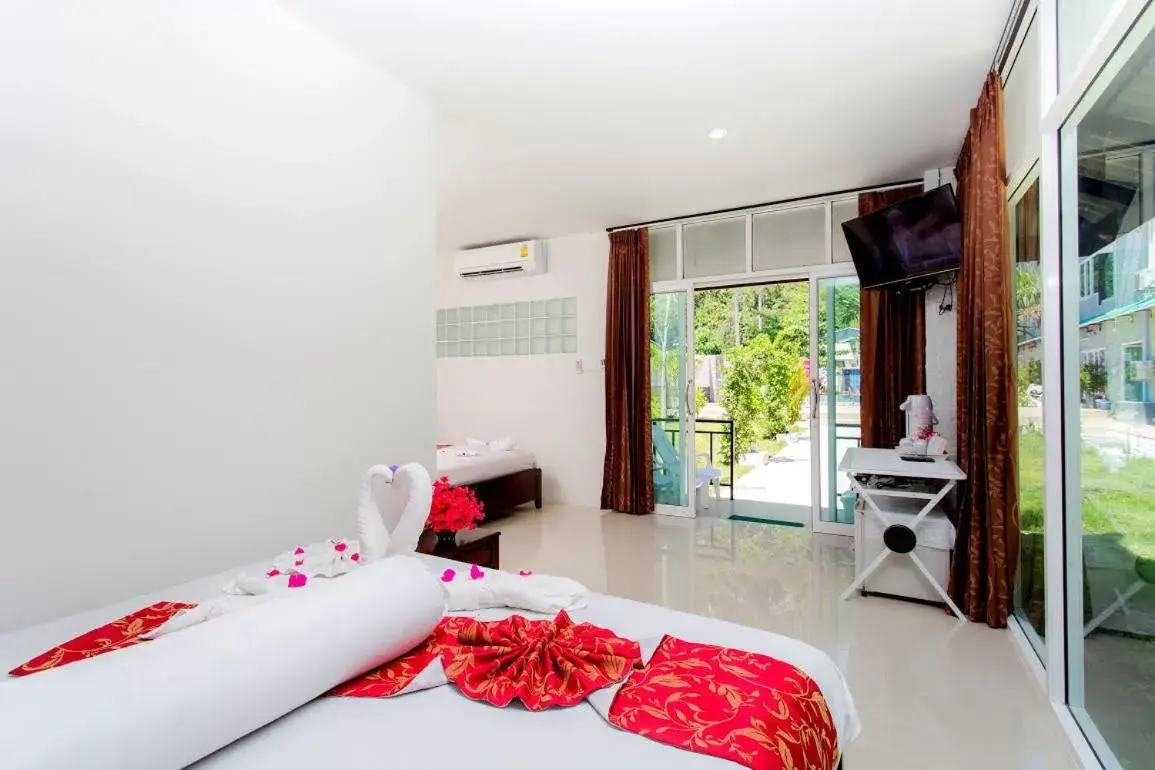 Bedroom, Bed in Phi Phi Maiyada Resort Bedroom, Bed in Phi Phi Maiyada Resort