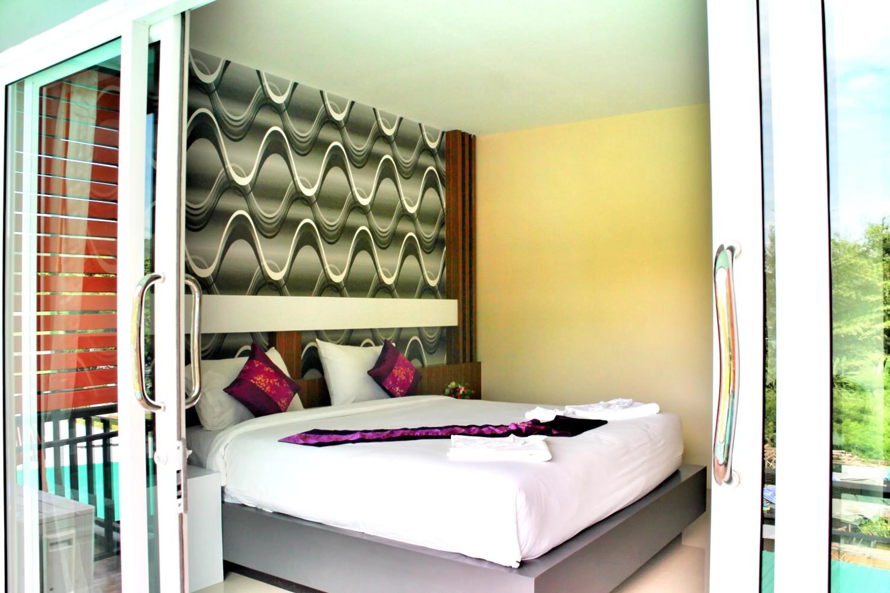 Photo of the whole room, Bed in Phi Phi Maiyada Resort