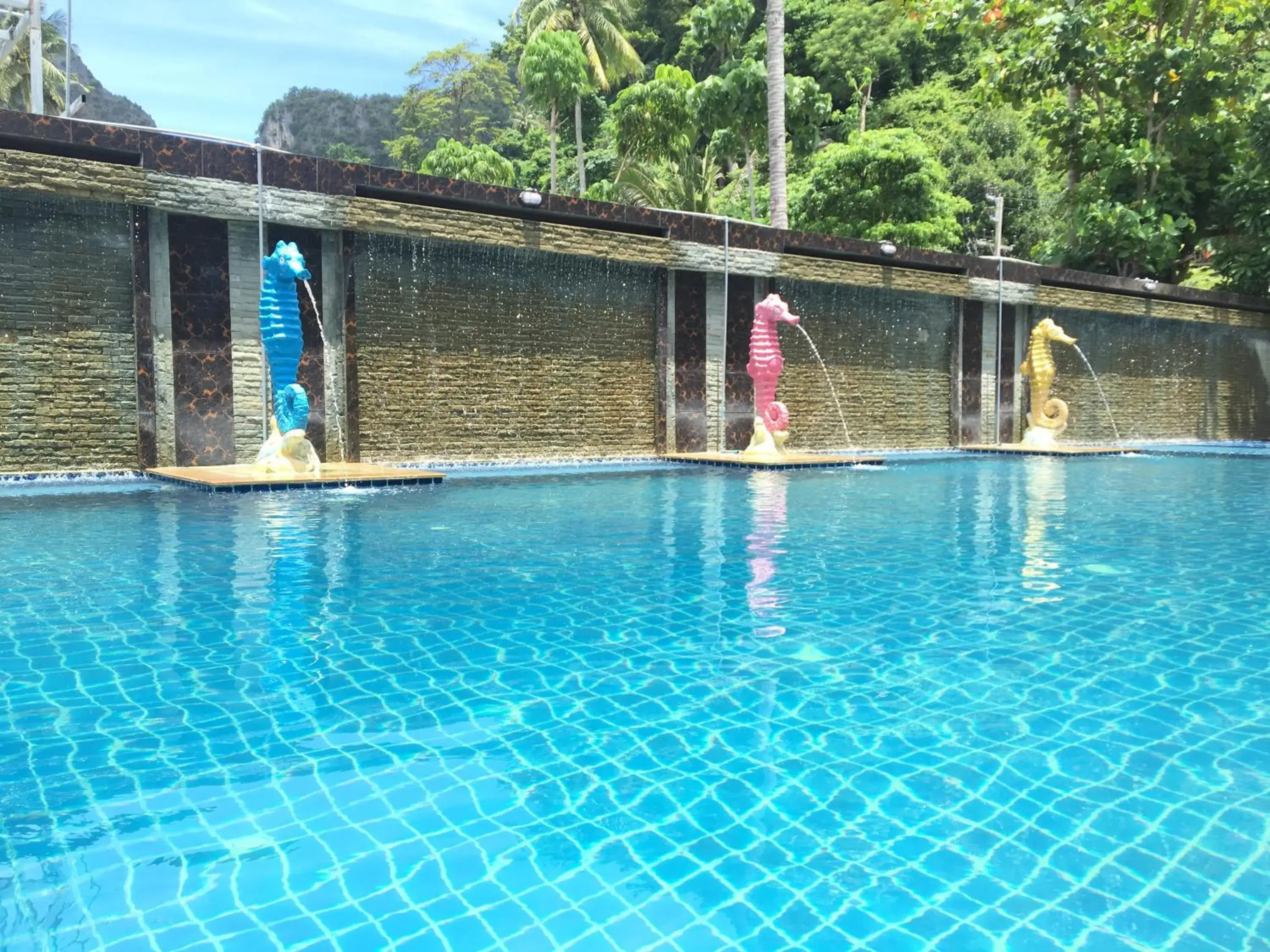 Swimming pool in Phi Phi Maiyada Resort Swimming pool in Phi Phi Maiyada Resort