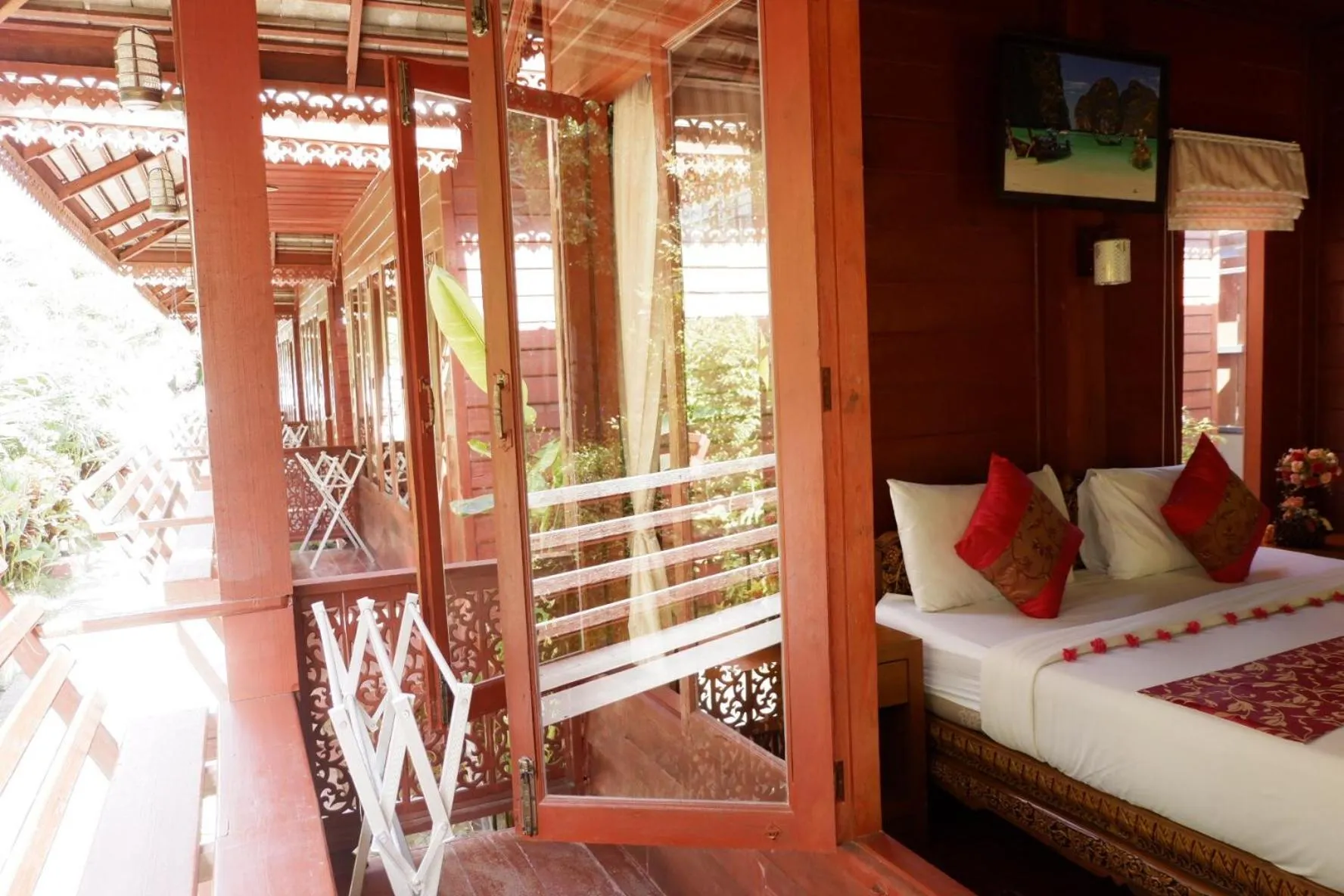 Balcony/Terrace, Bed in Phi Phi Maiyada Resort