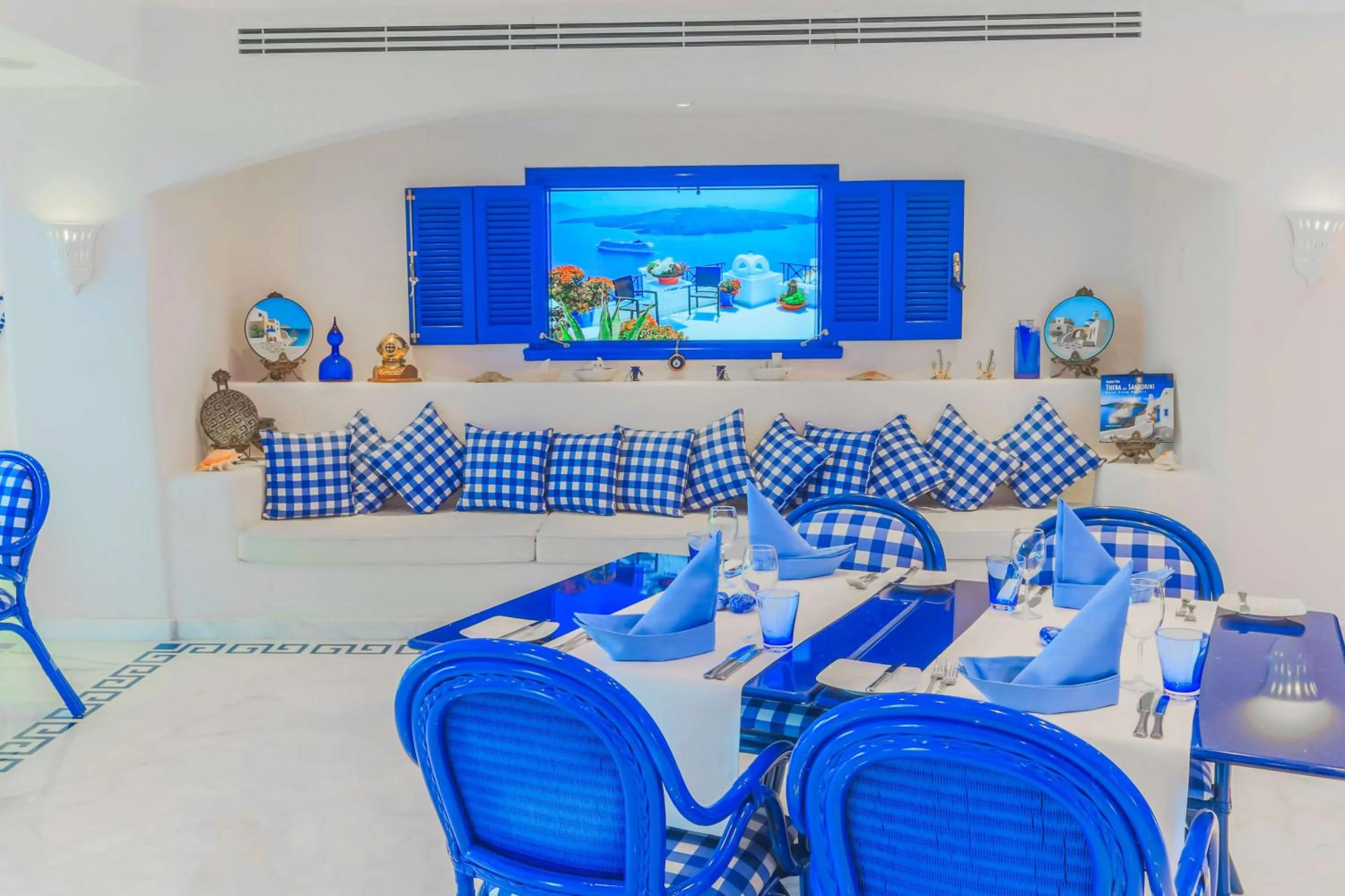 Restaurant/places to eat in Hilton Alexandria Corniche Hotel