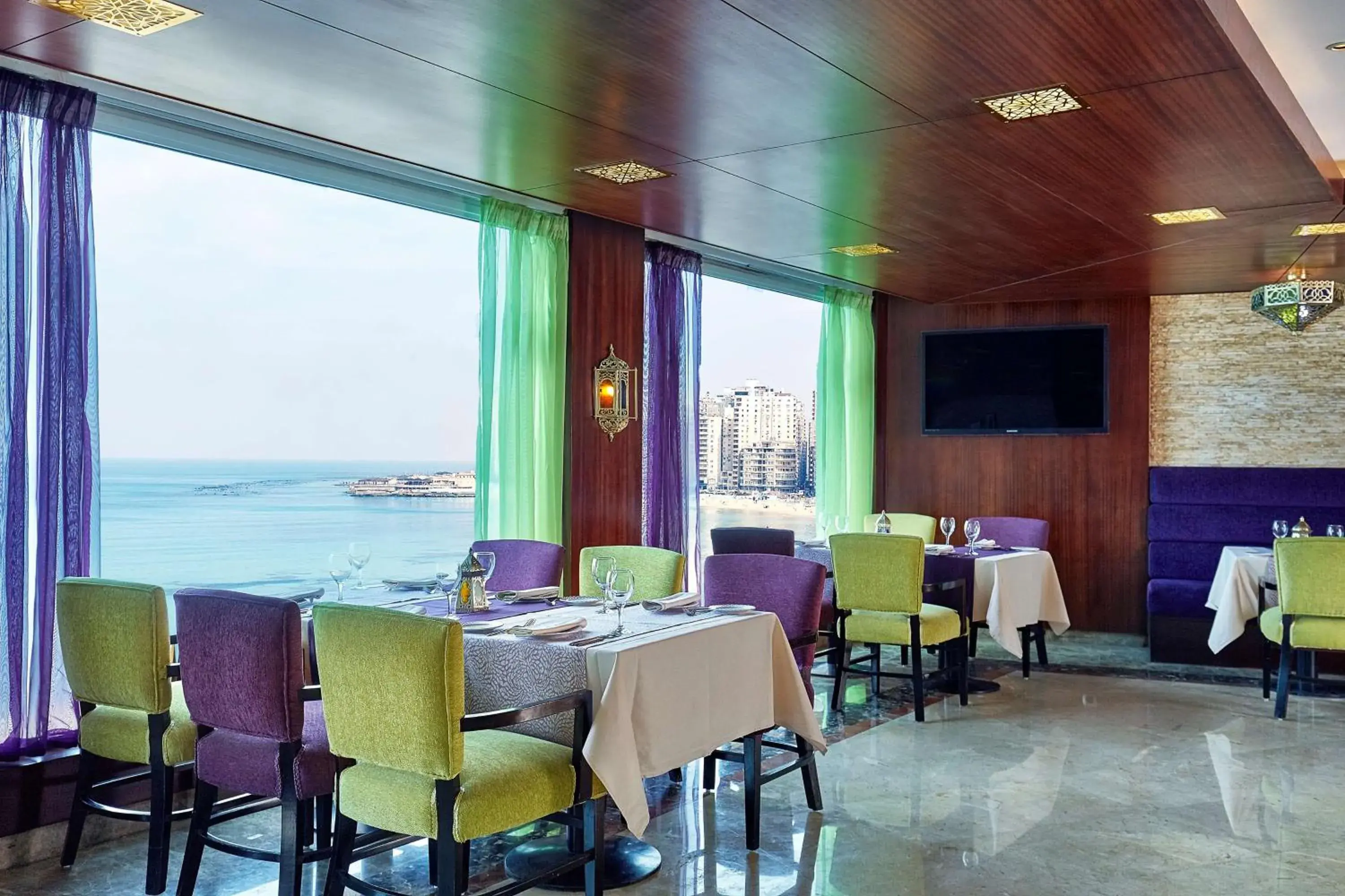 Restaurant/places to eat in Hilton Alexandria Corniche Hotel Restaurant/places to eat in Hilton Alexandria Corniche Hotel