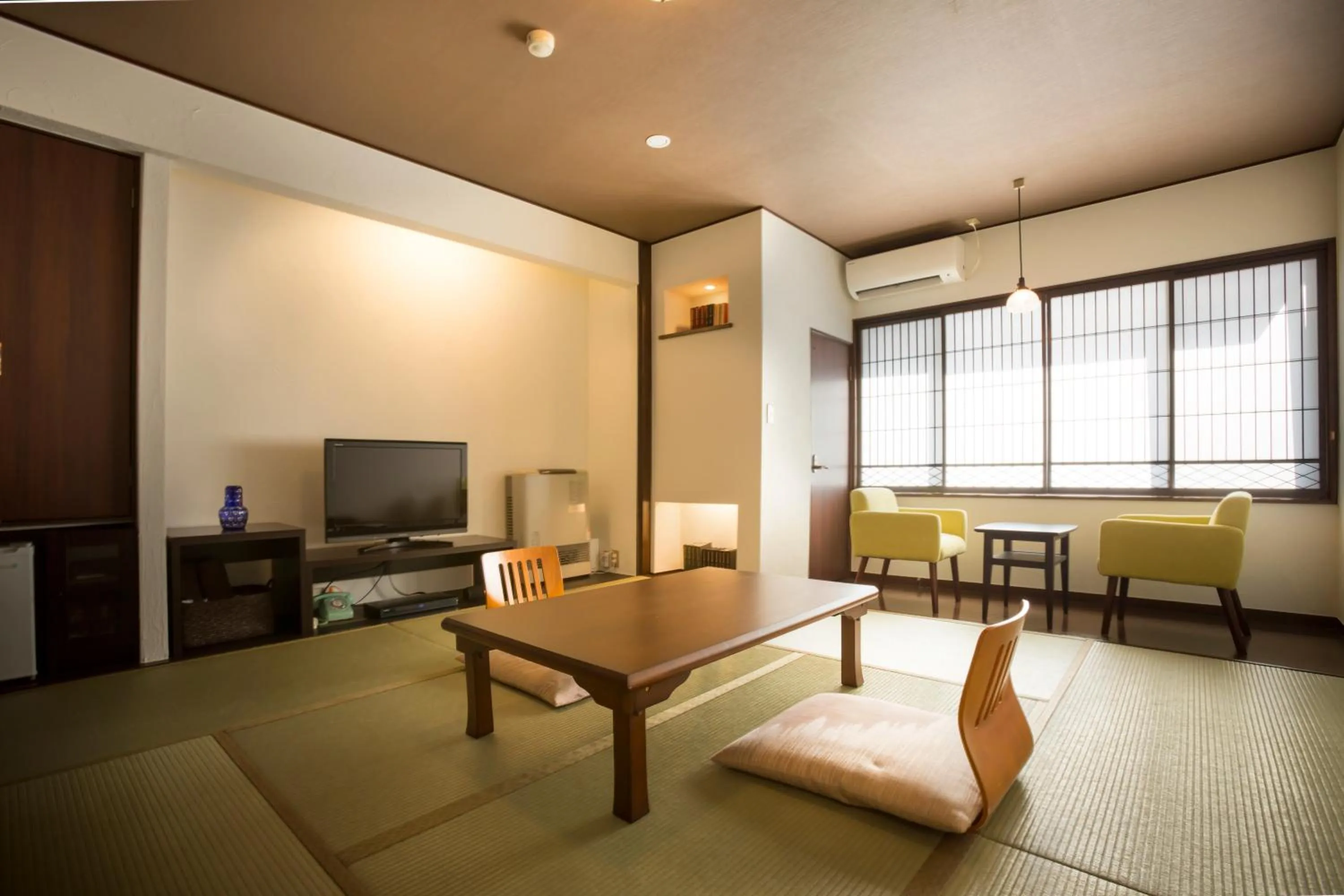 Photo of the whole room in Tateshina Shinyu Onsen