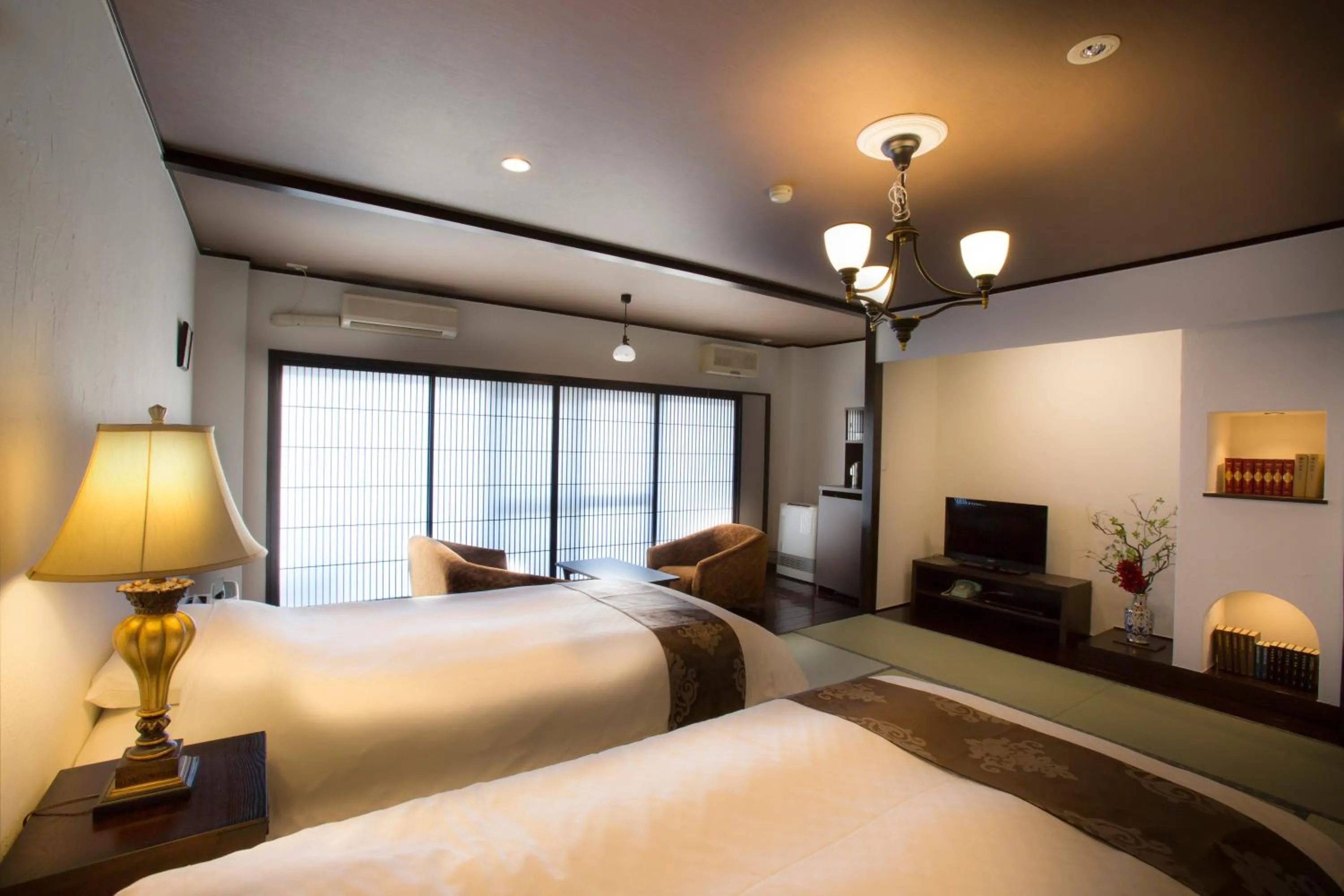 Photo of the whole room, Bed in Tateshina Shinyu Onsen