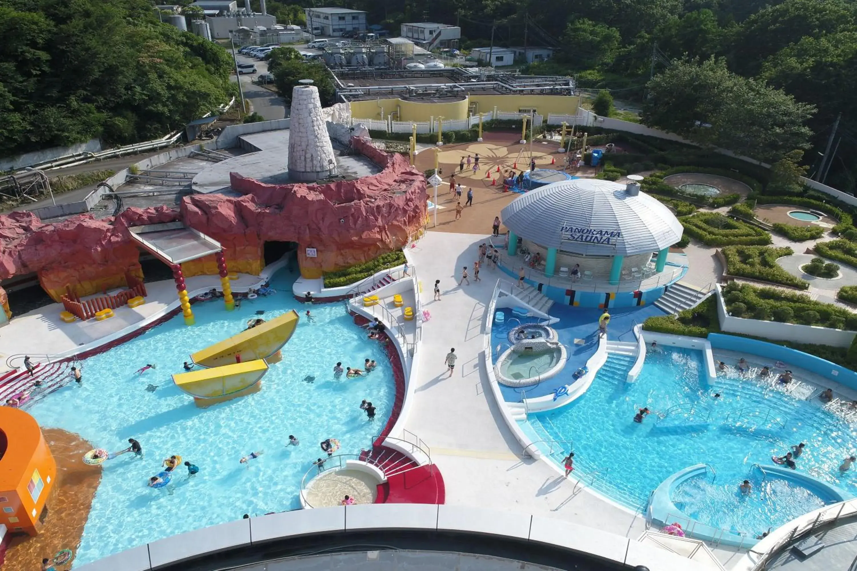 Swimming pool in Spa Resort Hawaiians Monolith Tower Swimming pool in Spa Resort Hawaiians Monolith Tower