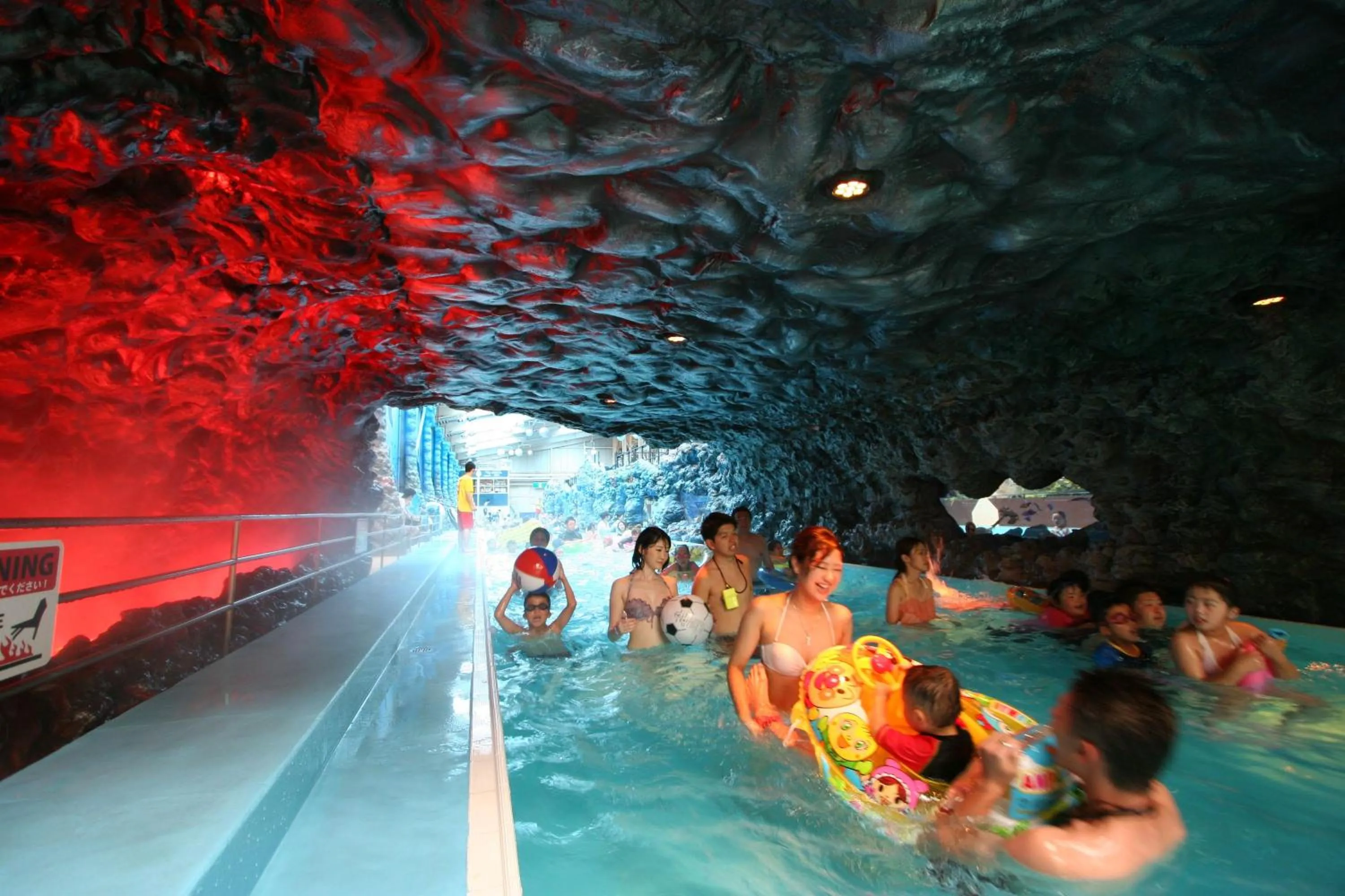 Swimming pool in Spa Resort Hawaiians Monolith Tower