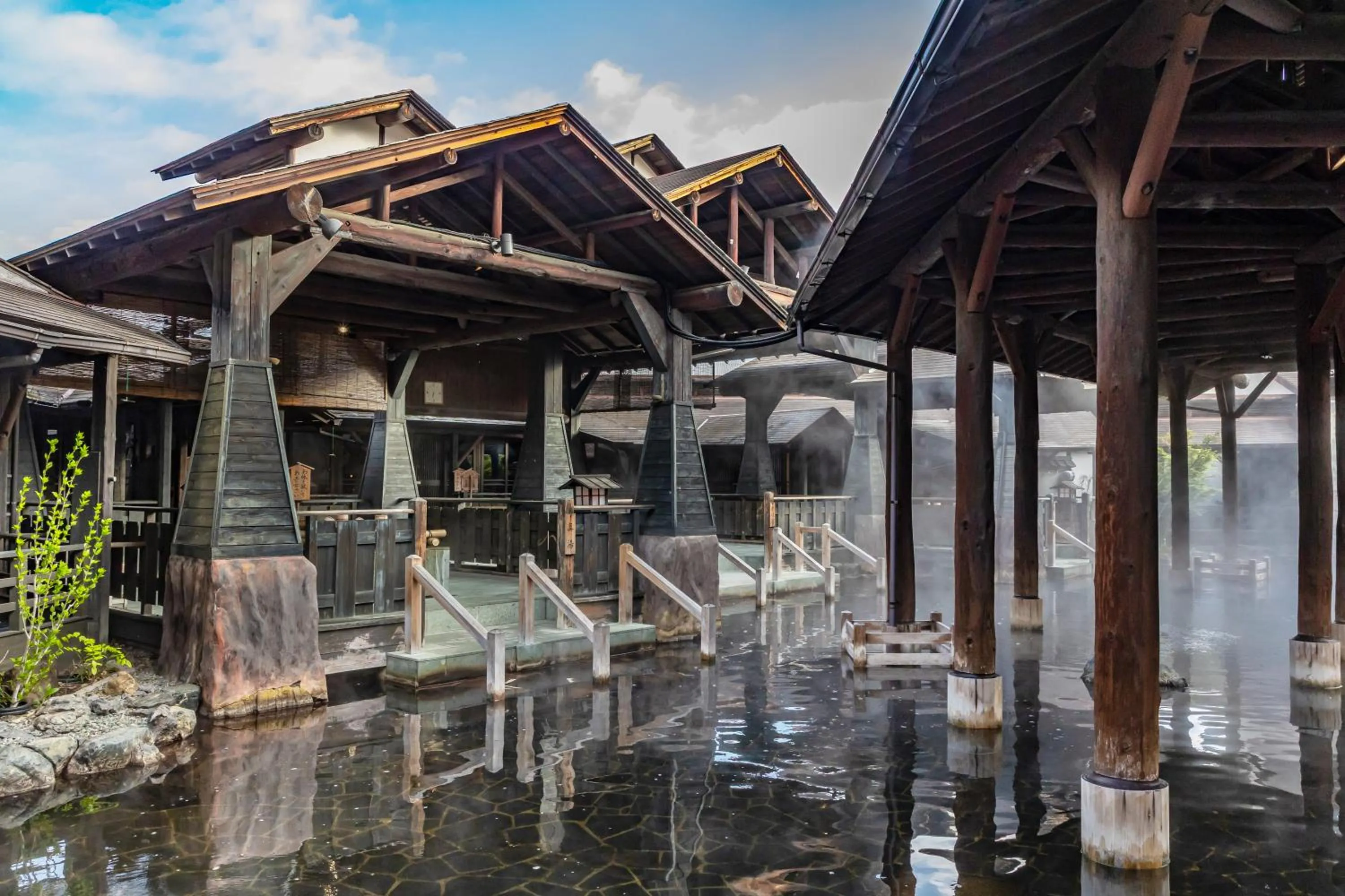 Hot Spring Bath in Spa Resort Hawaiians Monolith Tower