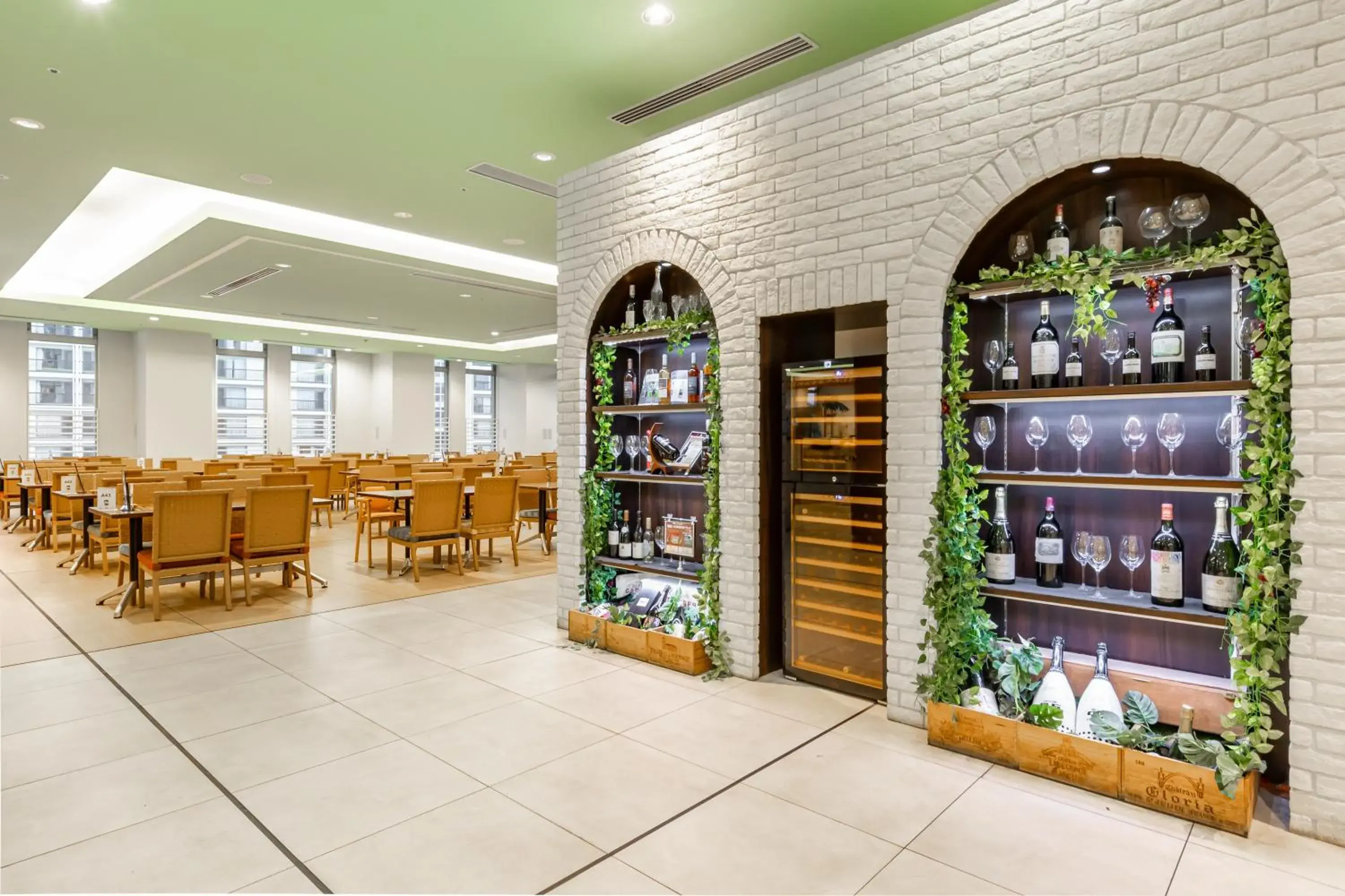 Restaurant/places to eat in Spa Resort Hawaiians Monolith Tower Restaurant/places to eat in Spa Resort Hawaiians Monolith Tower