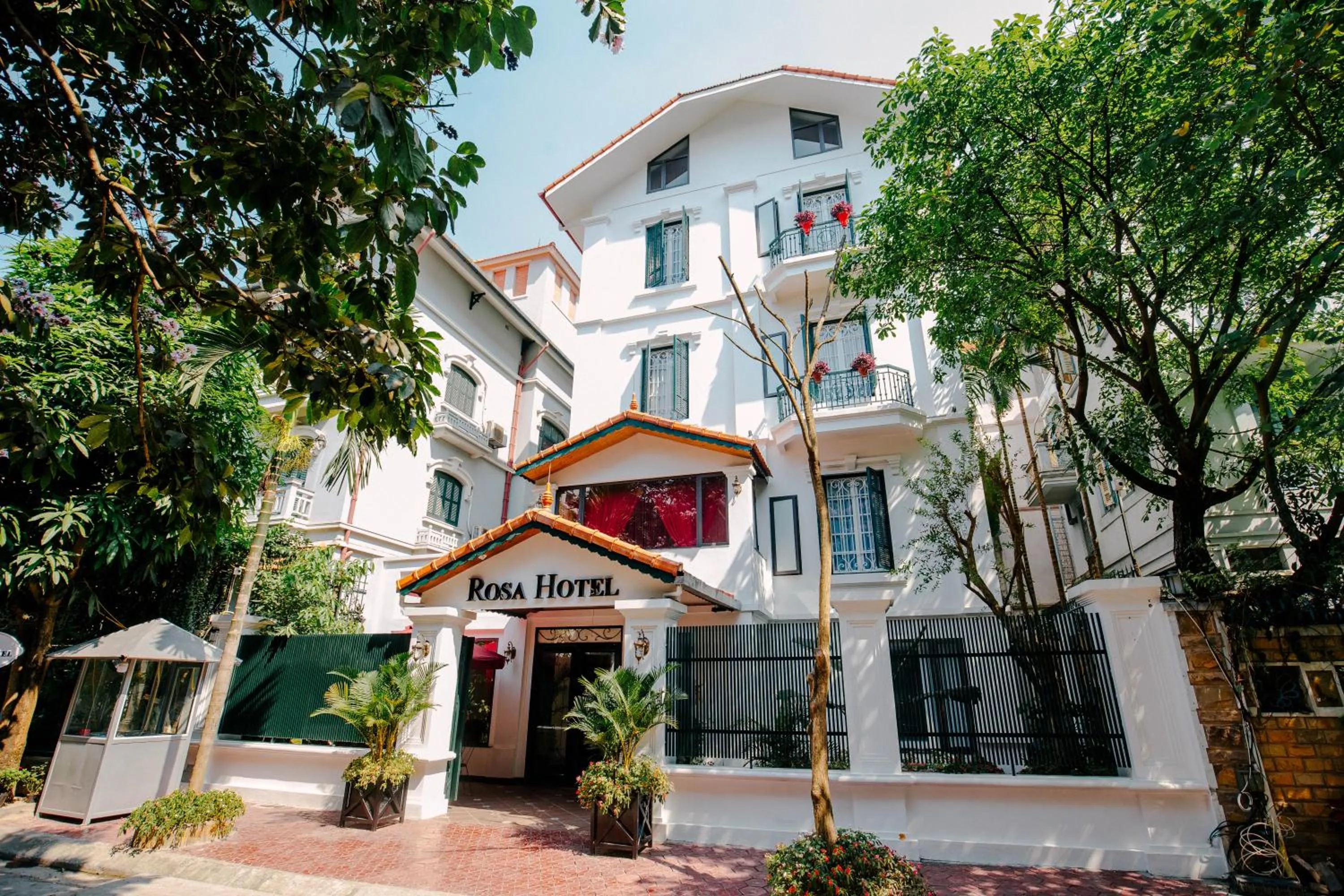 Property building in Rosa Hanoi Hotel