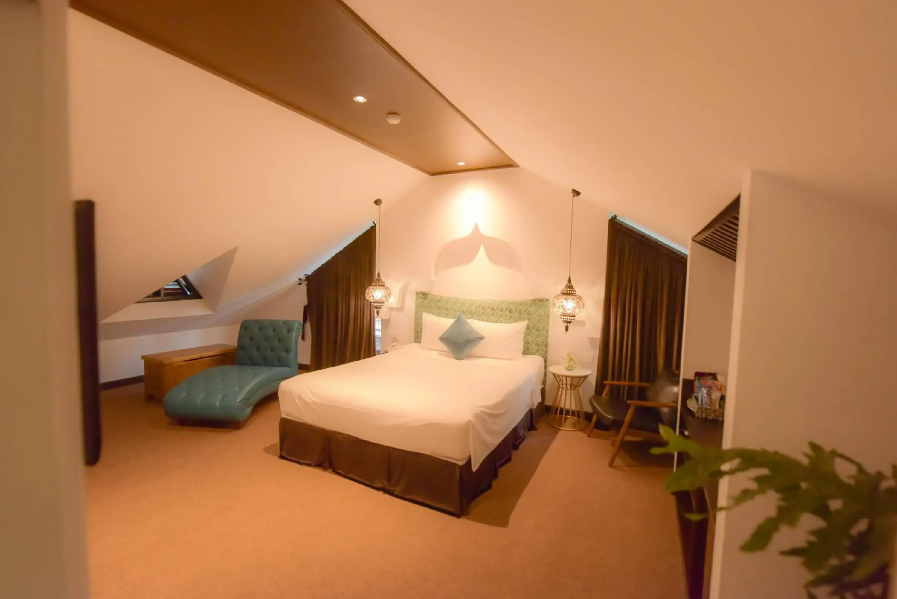 Photo of the whole room, Bed in Rosa Hanoi Hotel Photo of the whole room, Bed in Rosa Hanoi Hotel