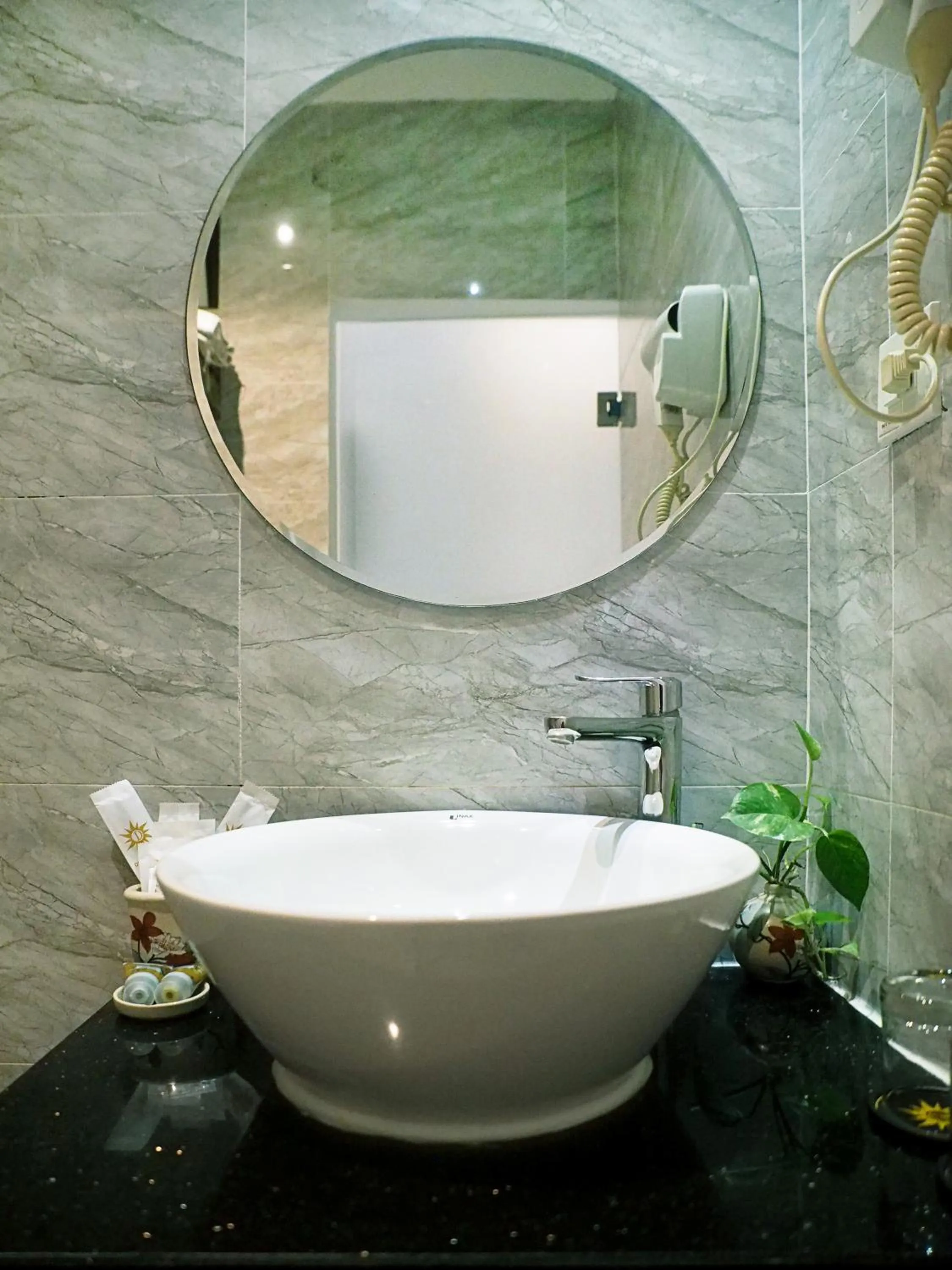 Shower in Rosa Hanoi Hotel