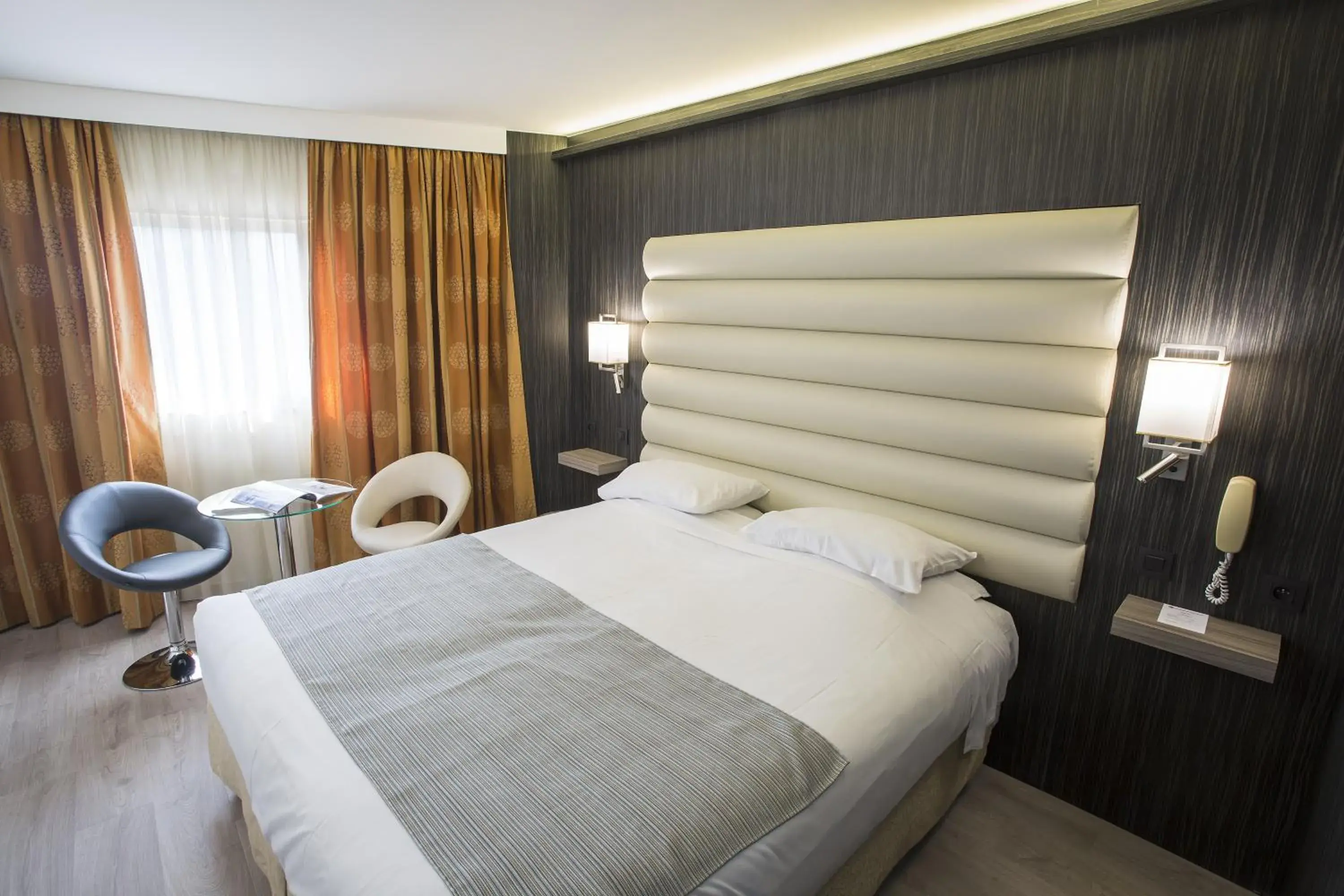 Bed in Best Western Plus Cannes Riviera Bed in Best Western Plus Cannes Riviera