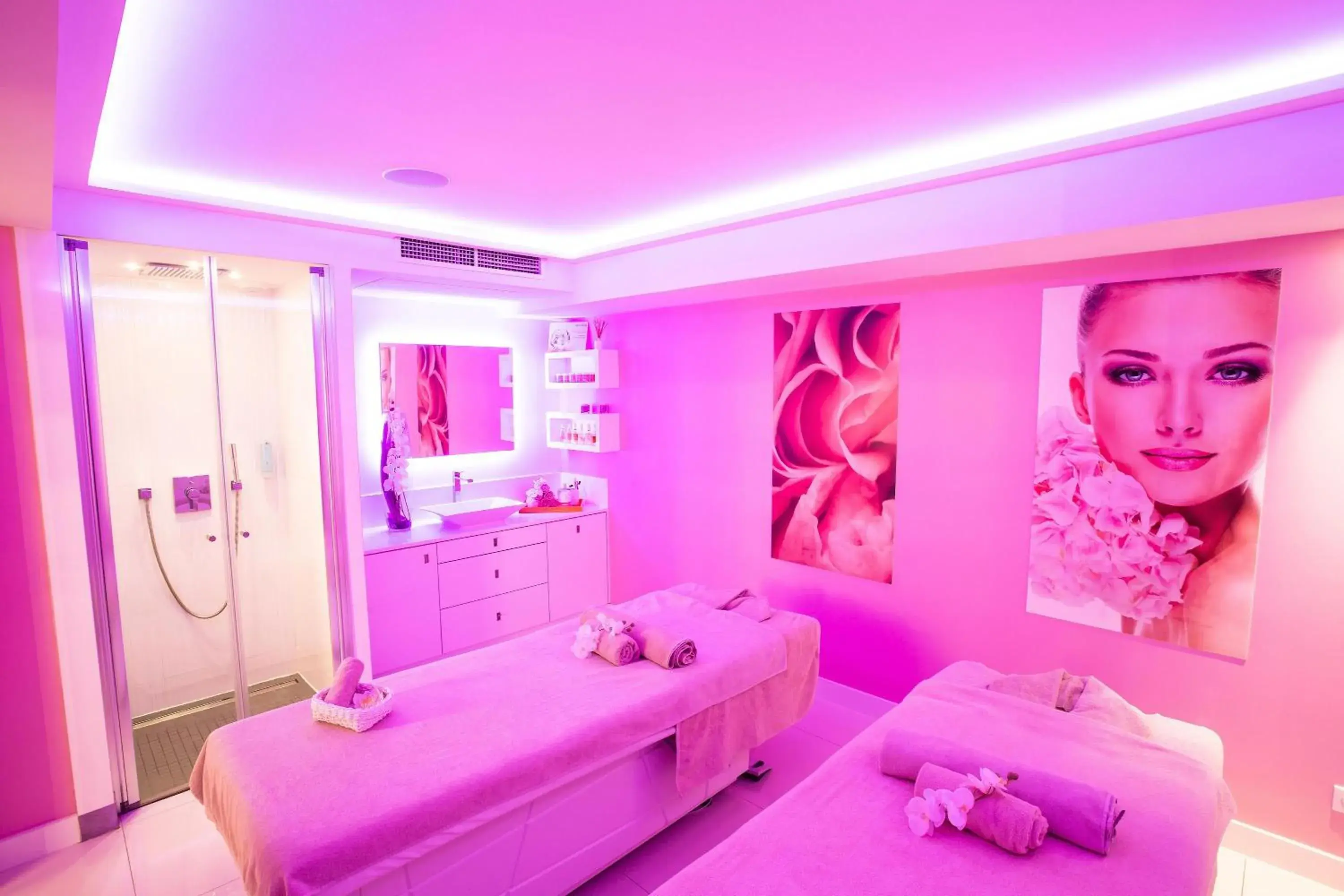 Spa and wellness centre/facilities, Bed in Best Western Plus Cannes Riviera & SPA Spa and wellness centre/facilities, Bed in Best Western Plus Cannes Riviera & SPA