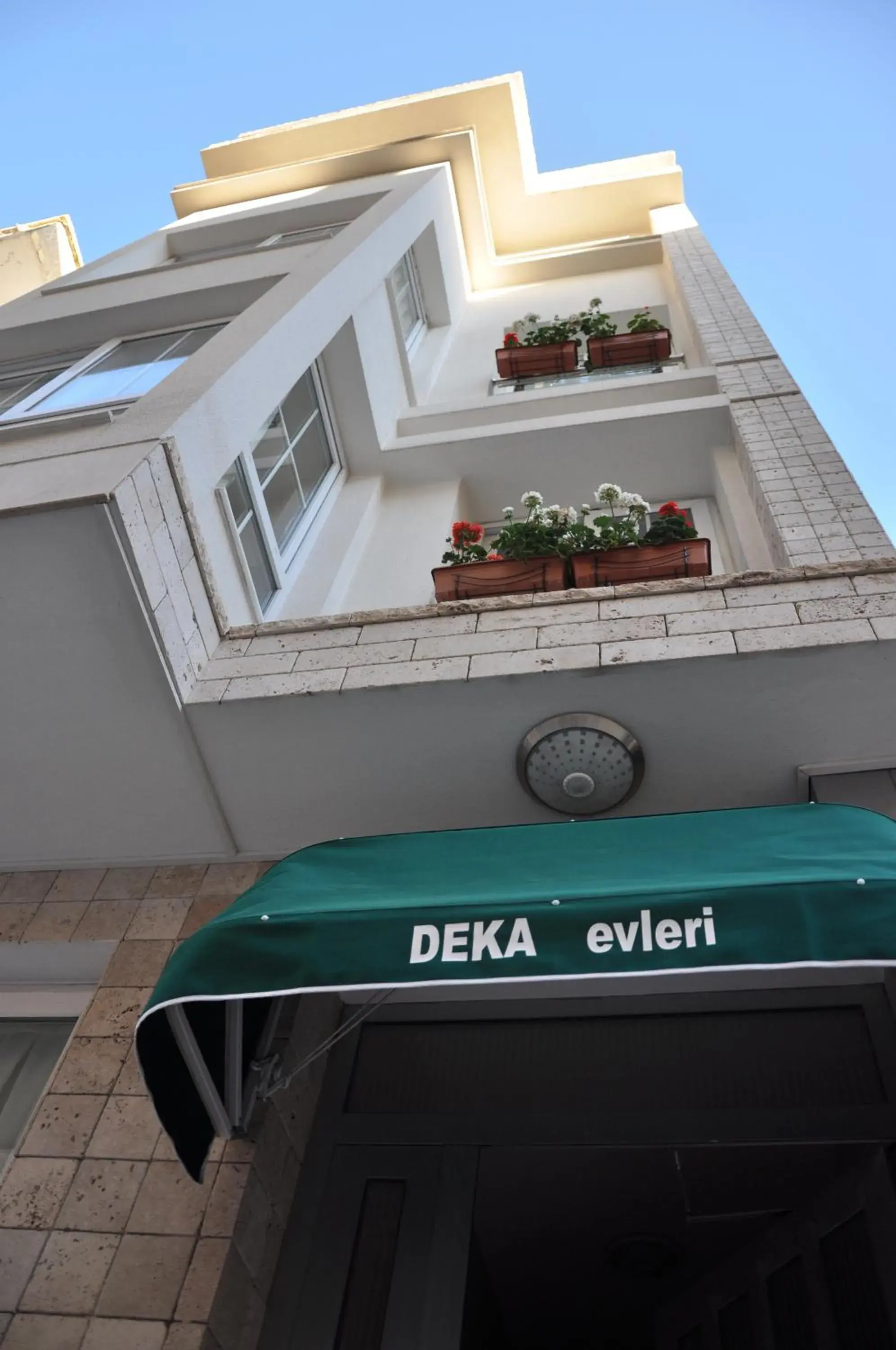 Facade/entrance in Deka Evleri Facade/entrance in Deka Evleri