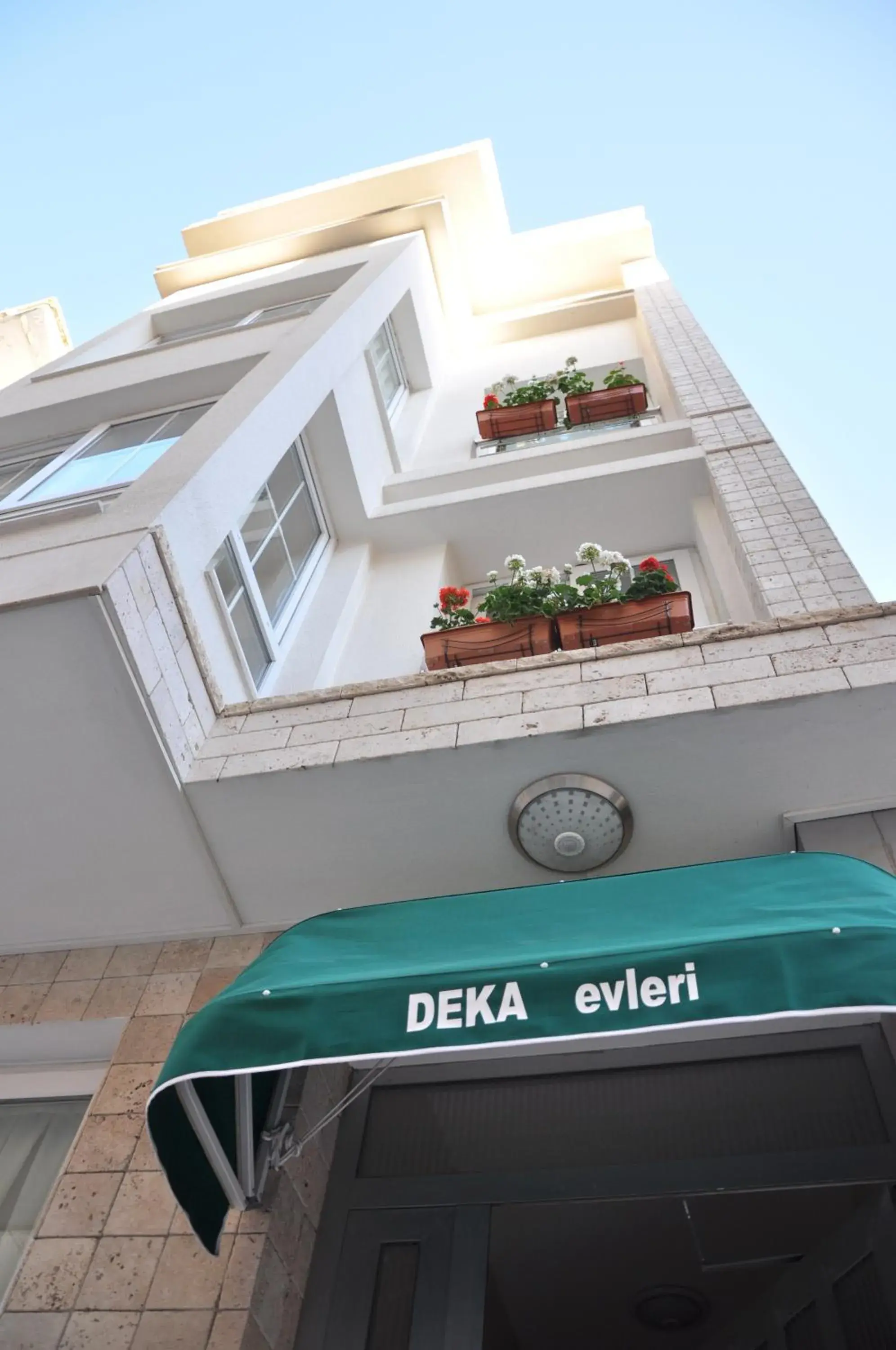 Facade/entrance in Deka Evleri Facade/entrance in Deka Evleri