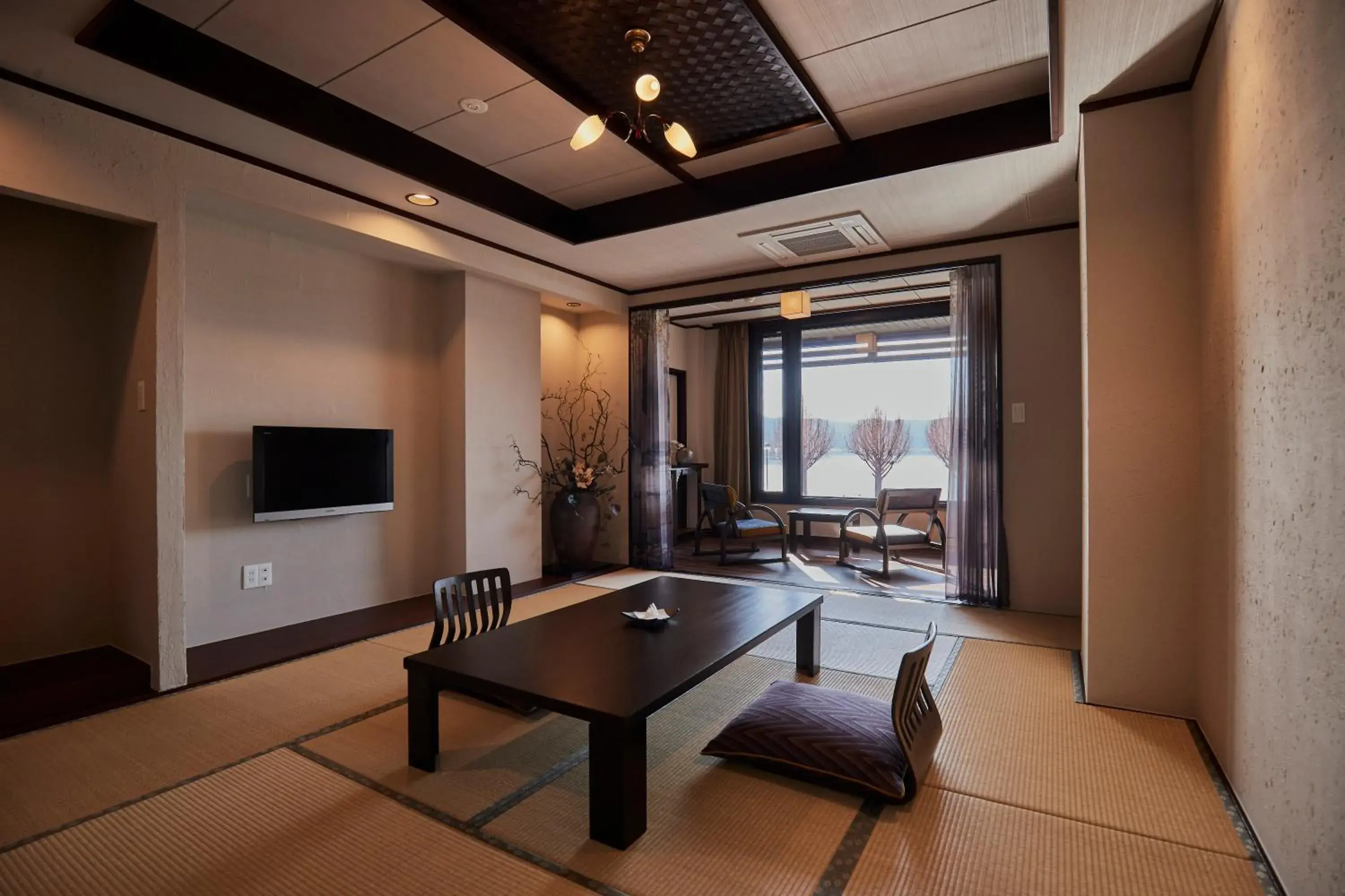 Family Room with Lake View in Kamisuwa Onsen Shinyu Family Room with Lake View in Kamisuwa Onsen Shinyu